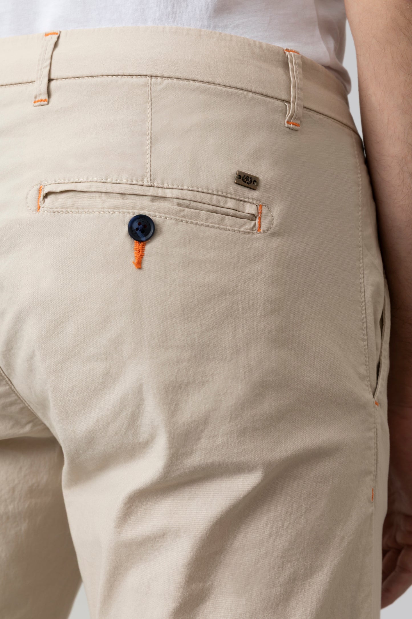Pantalone Chino in popeline di cotone leggero stretch