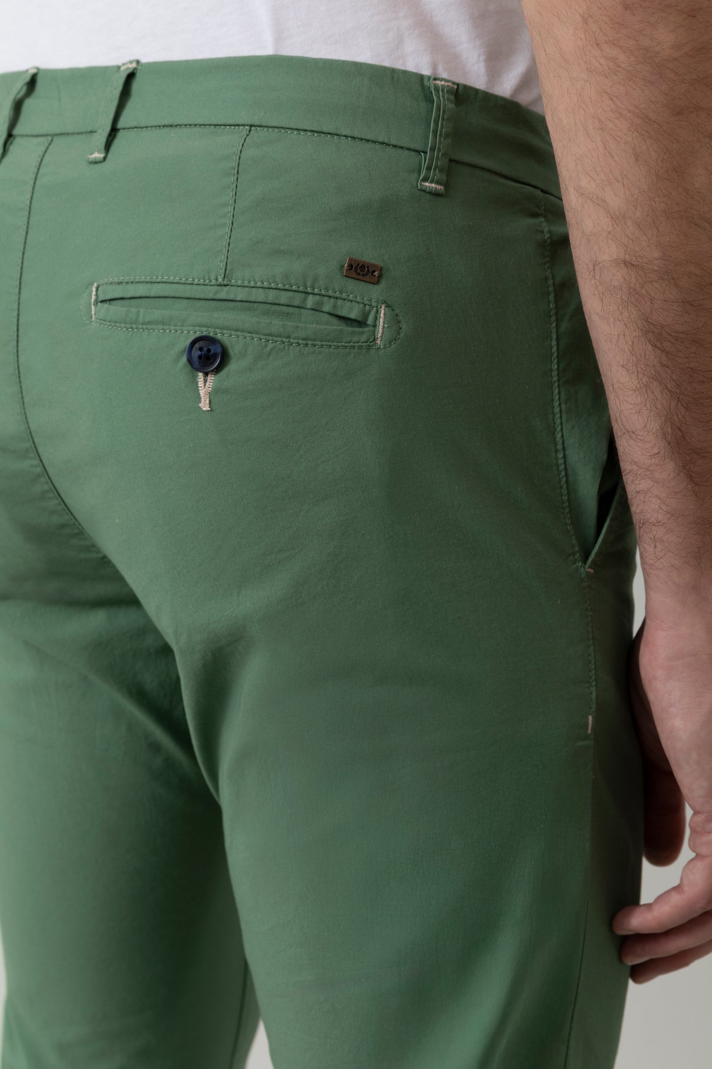Pantalone Chino in popeline di cotone leggero stretch