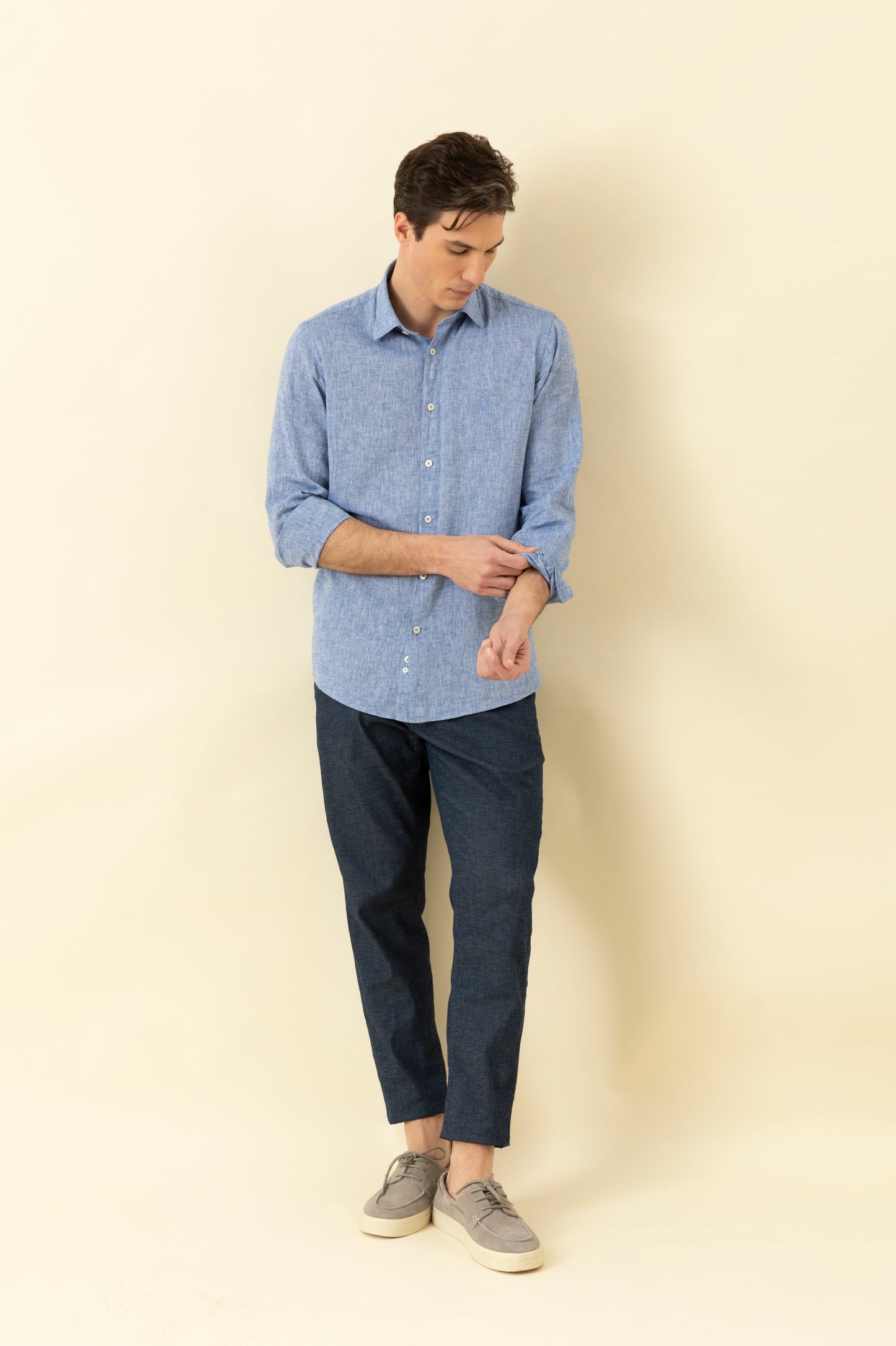Camicia collo classico in tinto filo misto lino cotone