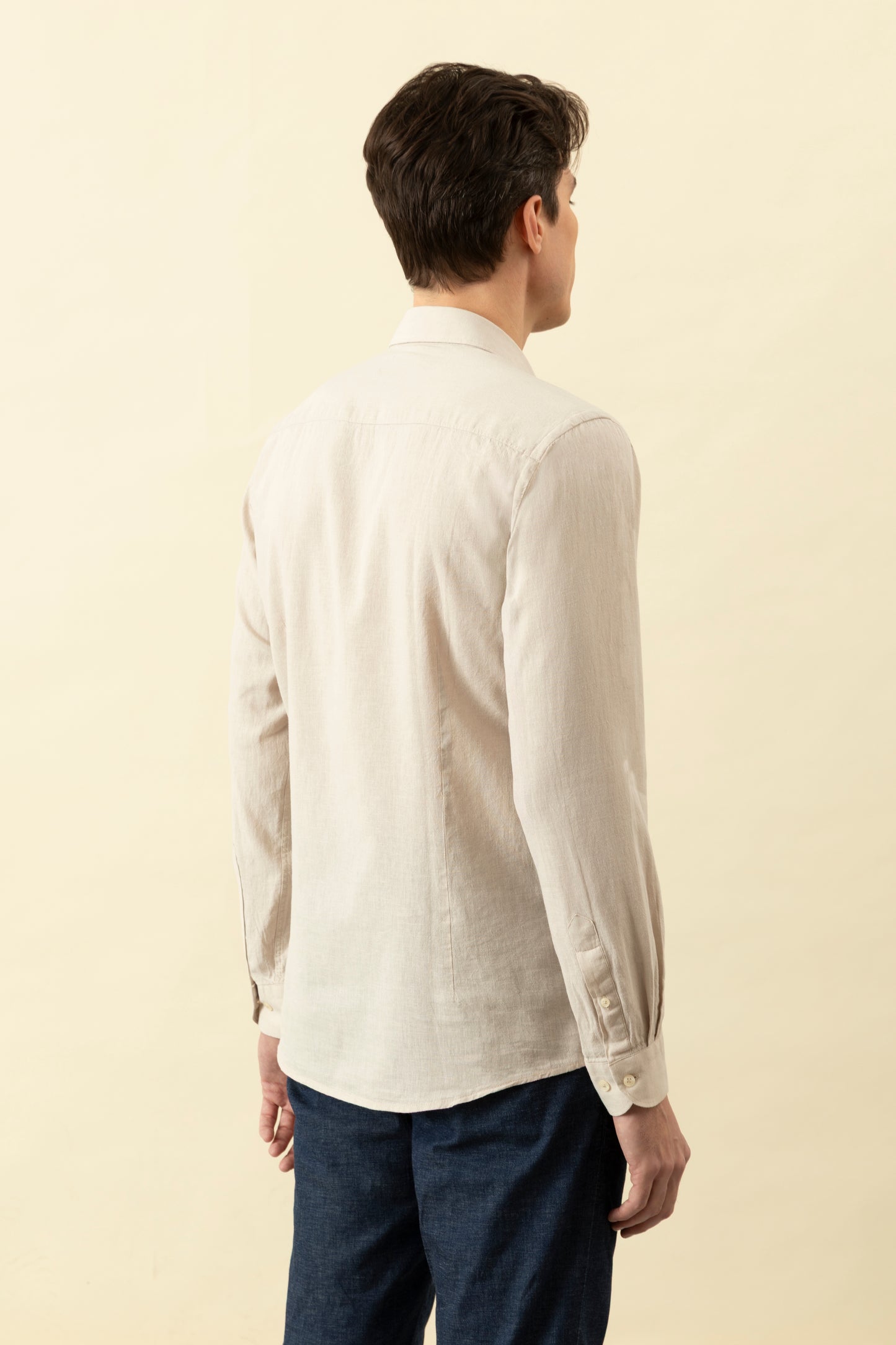 Classic collar shirt in linen-cotton blend