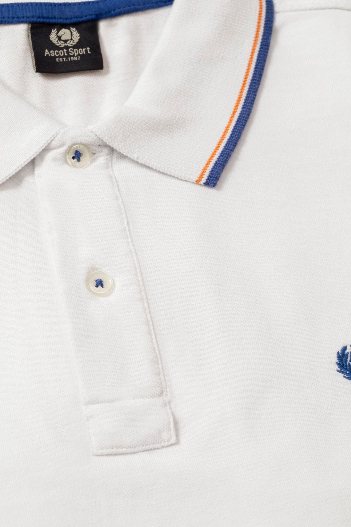 Cotton piqué polo shirt with logo under the collar and double contrast on collar and cuffs