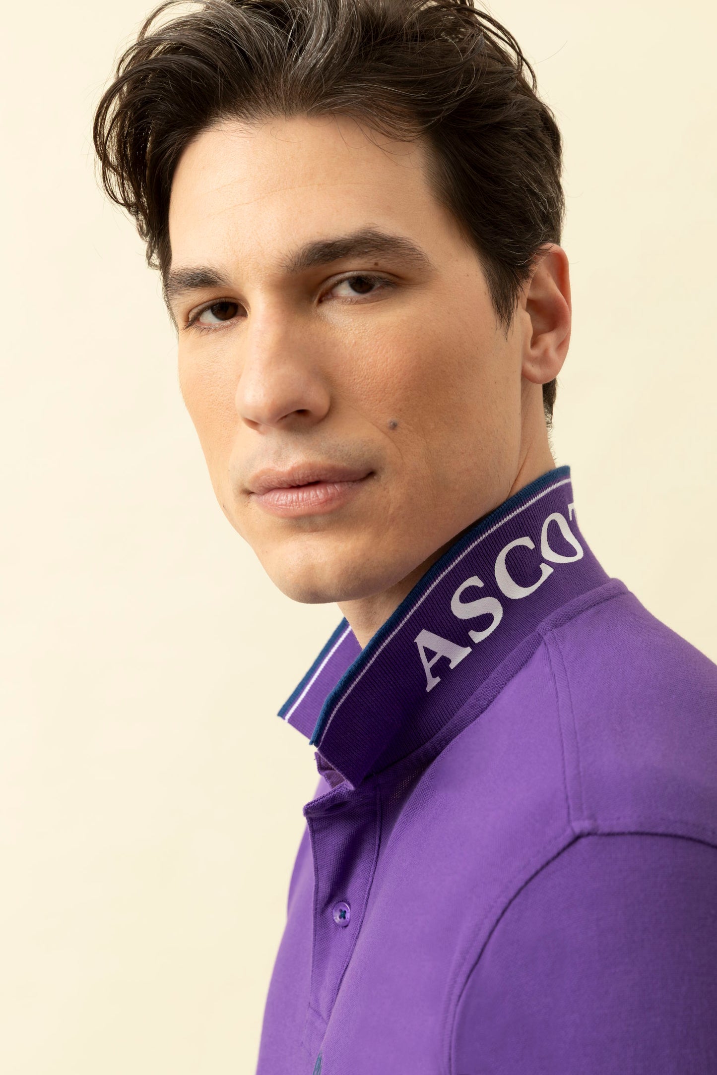 Cotton piqué polo shirt with logo under the collar and double contrast on collar and cuffs