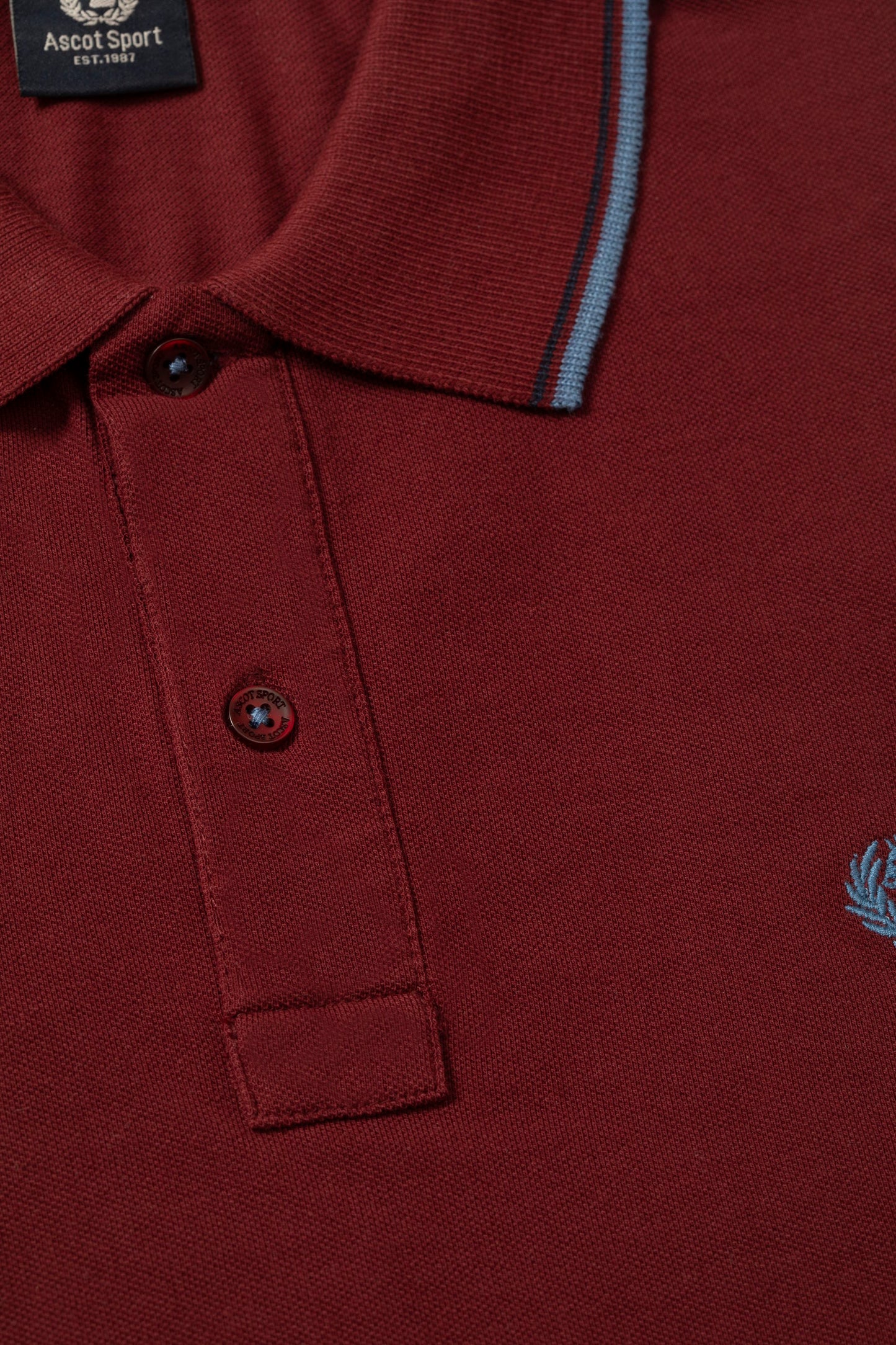 Cotton piqué polo shirt with logo under the collar and double contrast on the collar and cuffs