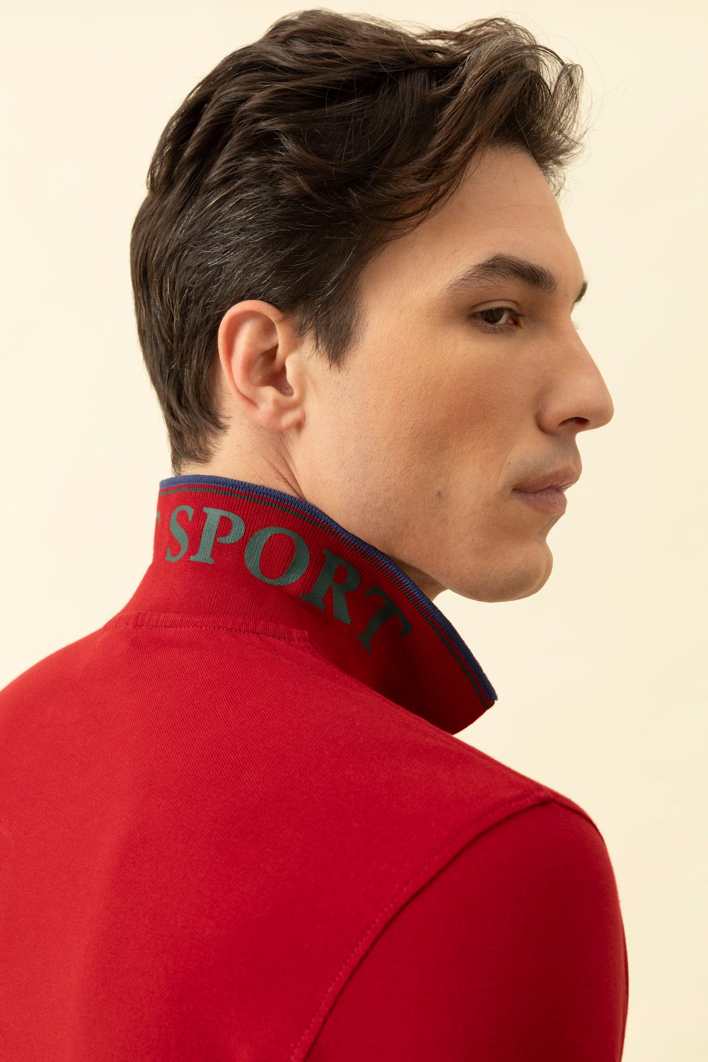 Cotton piqué polo shirt with logo under the collar and double contrast on collar and cuffs