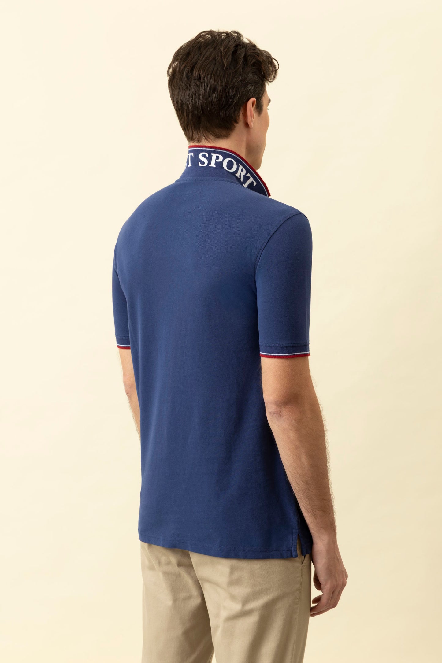 Polo in piquet di cotone con logo sottocollo e doppio contrasto su collo e polsi