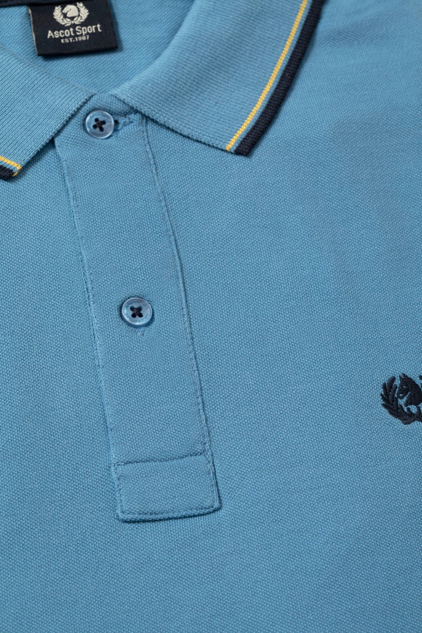 Cotton piqué polo shirt with logo under the collar and double contrast on collar and cuffs