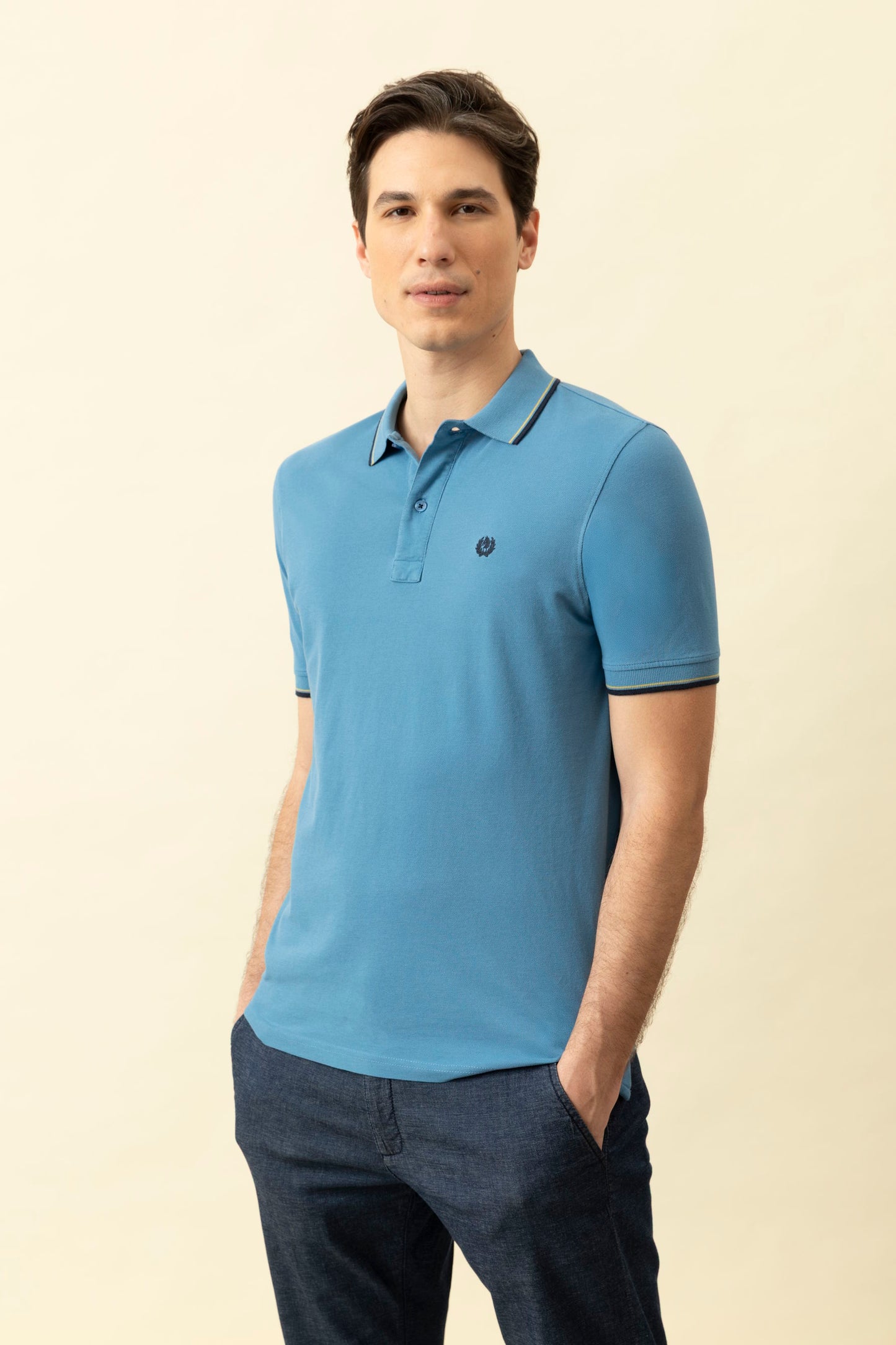 Cotton piqué polo shirt with logo under the collar and double contrast on collar and cuffs