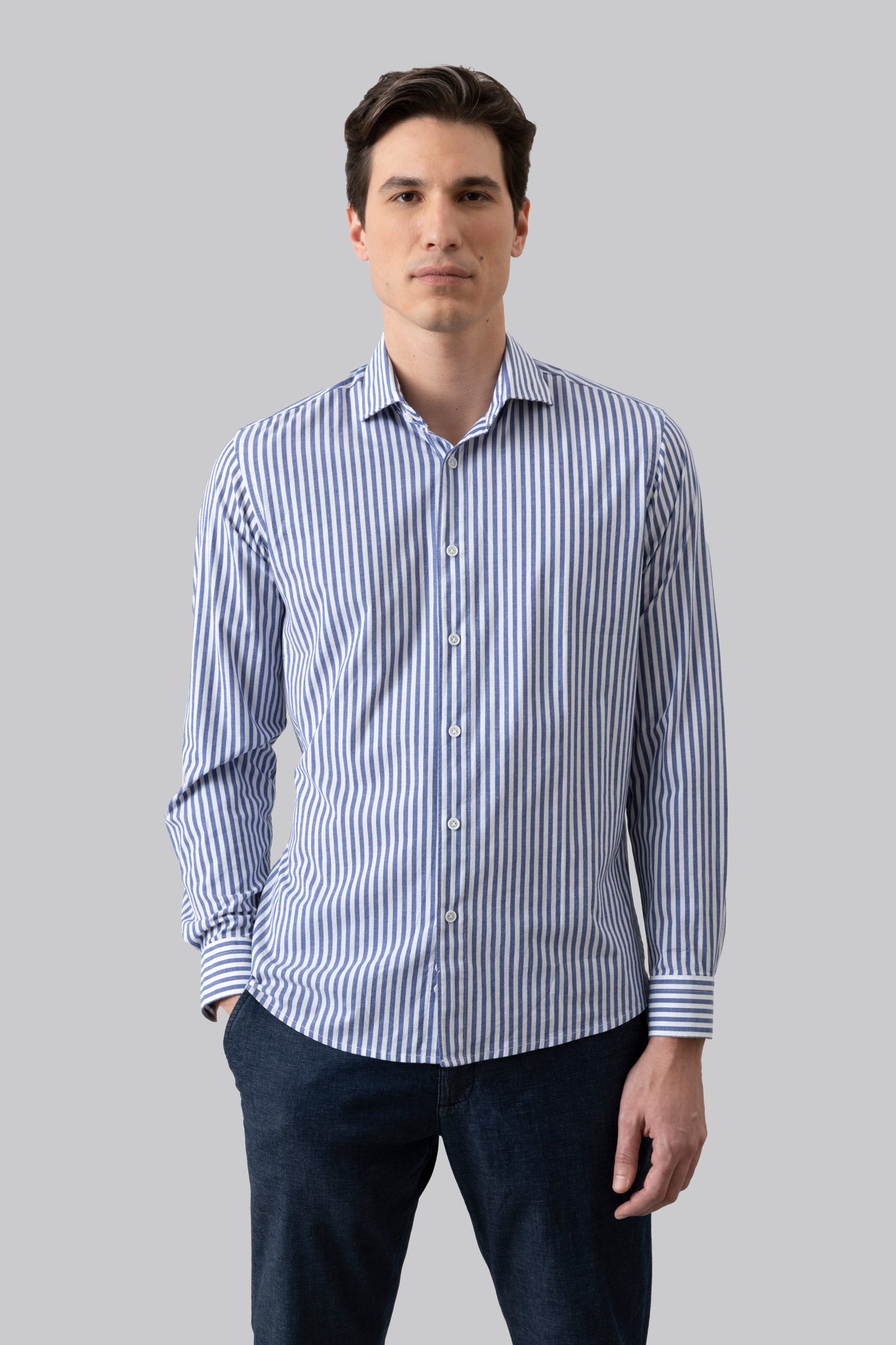 Camicia collo classico in cotone stretch fantasia riga blu e bianco