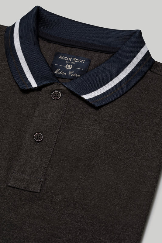 BiStretch jersey polo with contrasting detail on the collar
