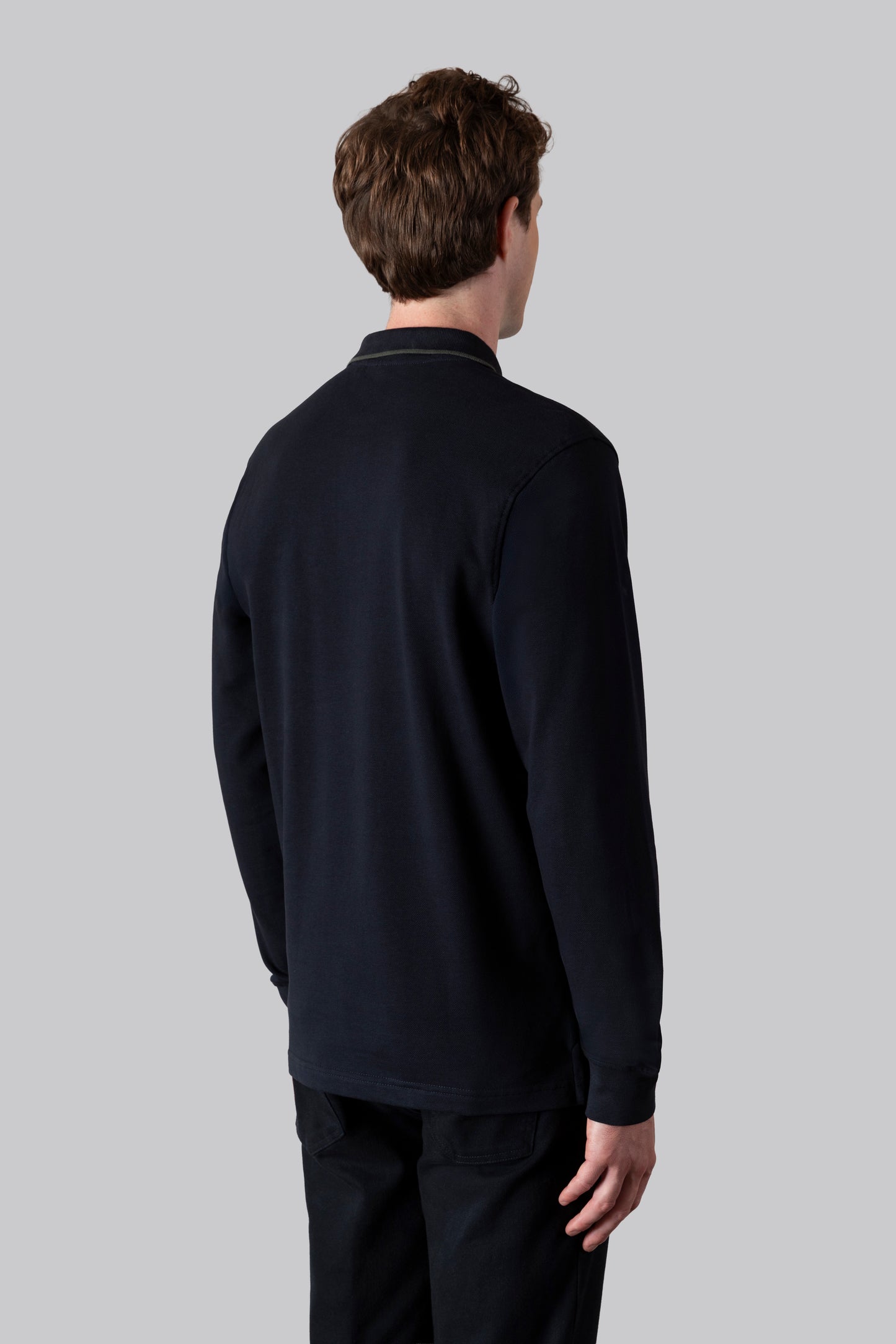 Piqué polo with contrasting stripe color on the collar and logo print under the collar