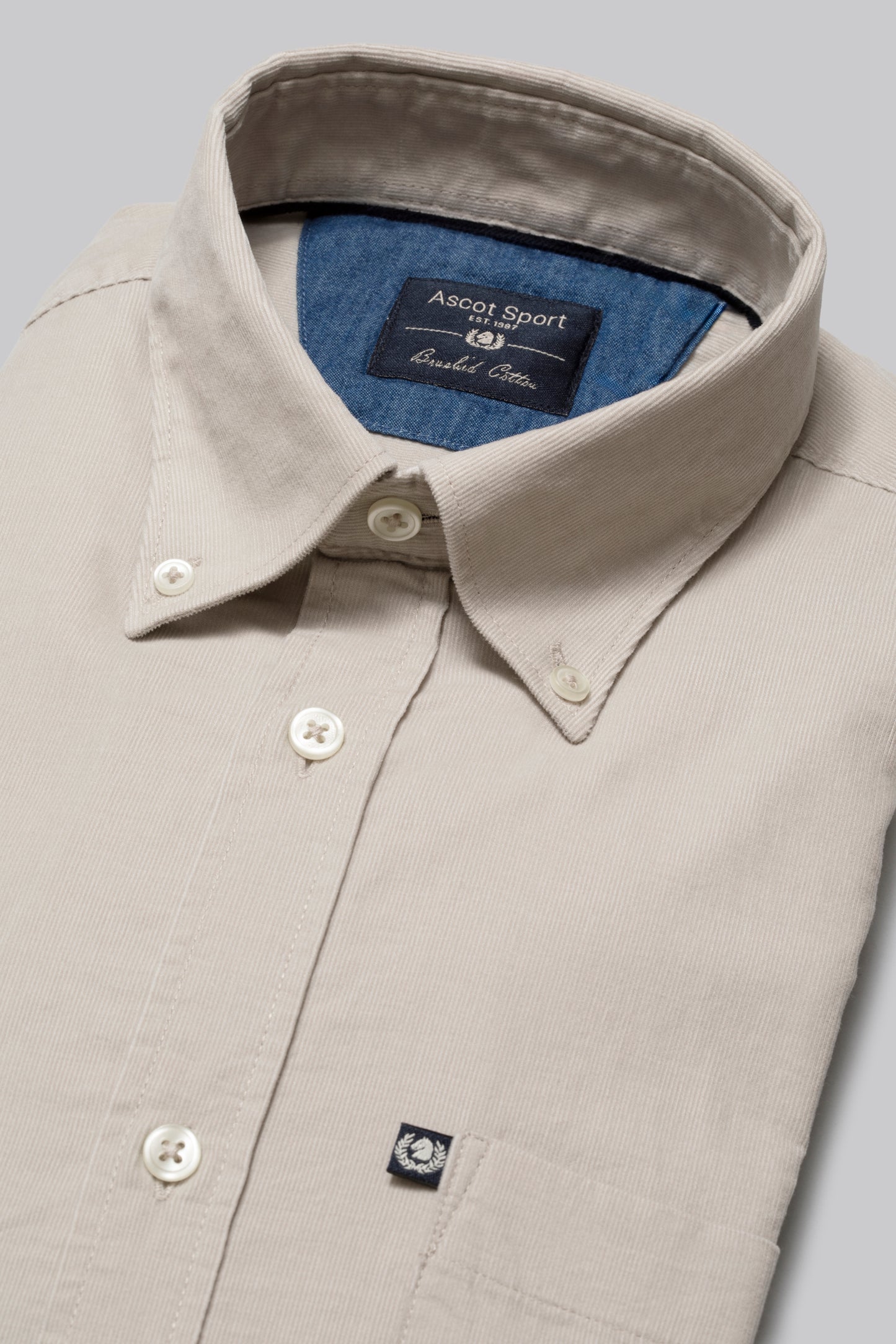 Camicia in velluto mille righe con taschino e collo button down