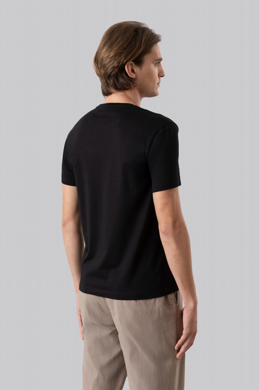 T-shirt 100% cotton with contrasting embroidery