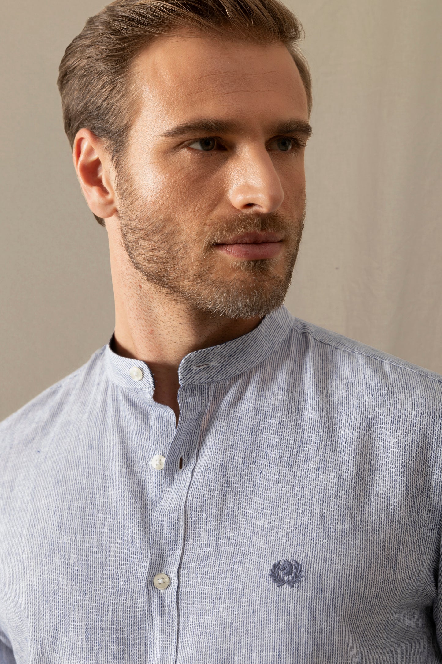 Camicia in misto lino cotone collo corea