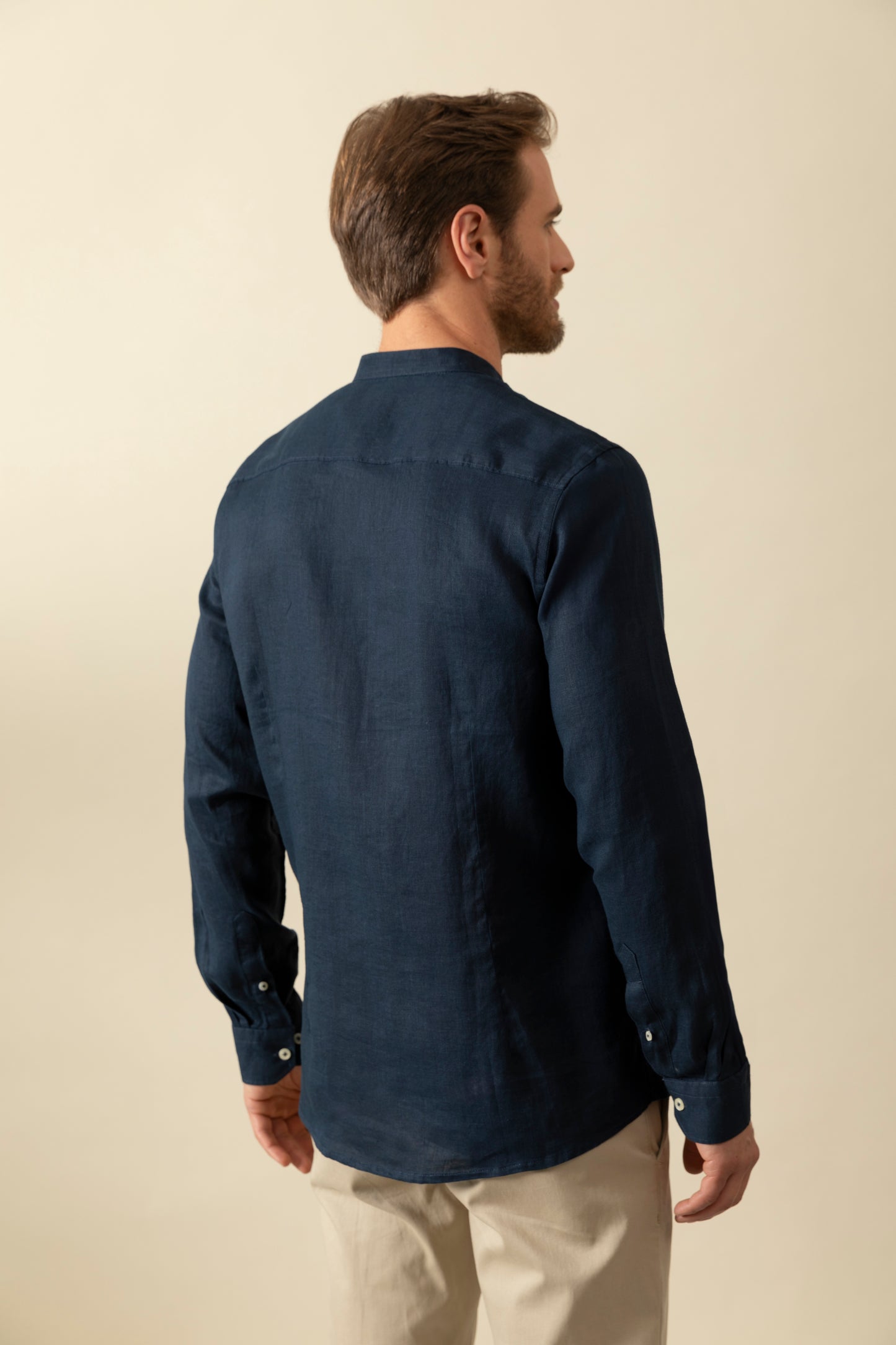 Camicia collo coreano in 100% puro lino