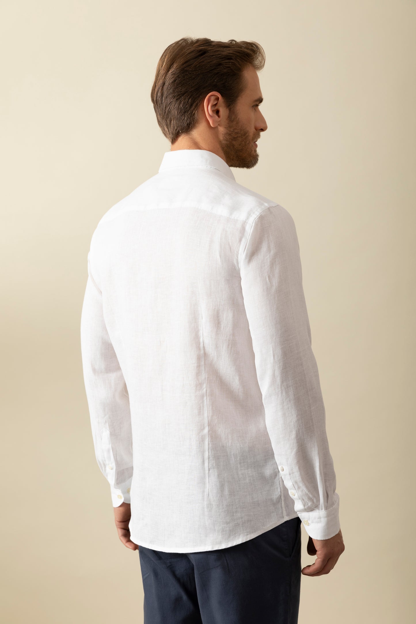 100% pure linen shirt with classic collar