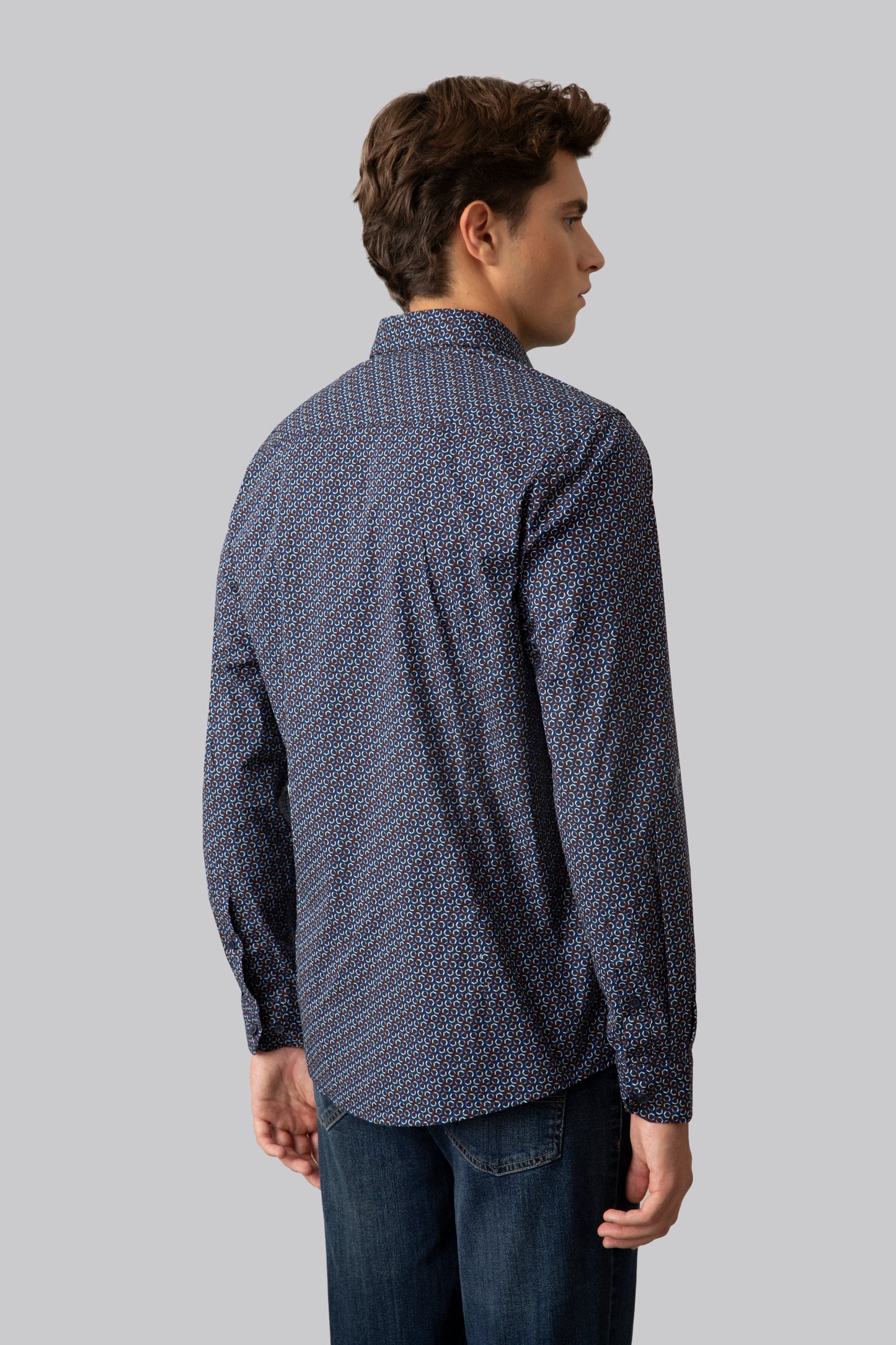 Camicia stretch con stampa geometrica