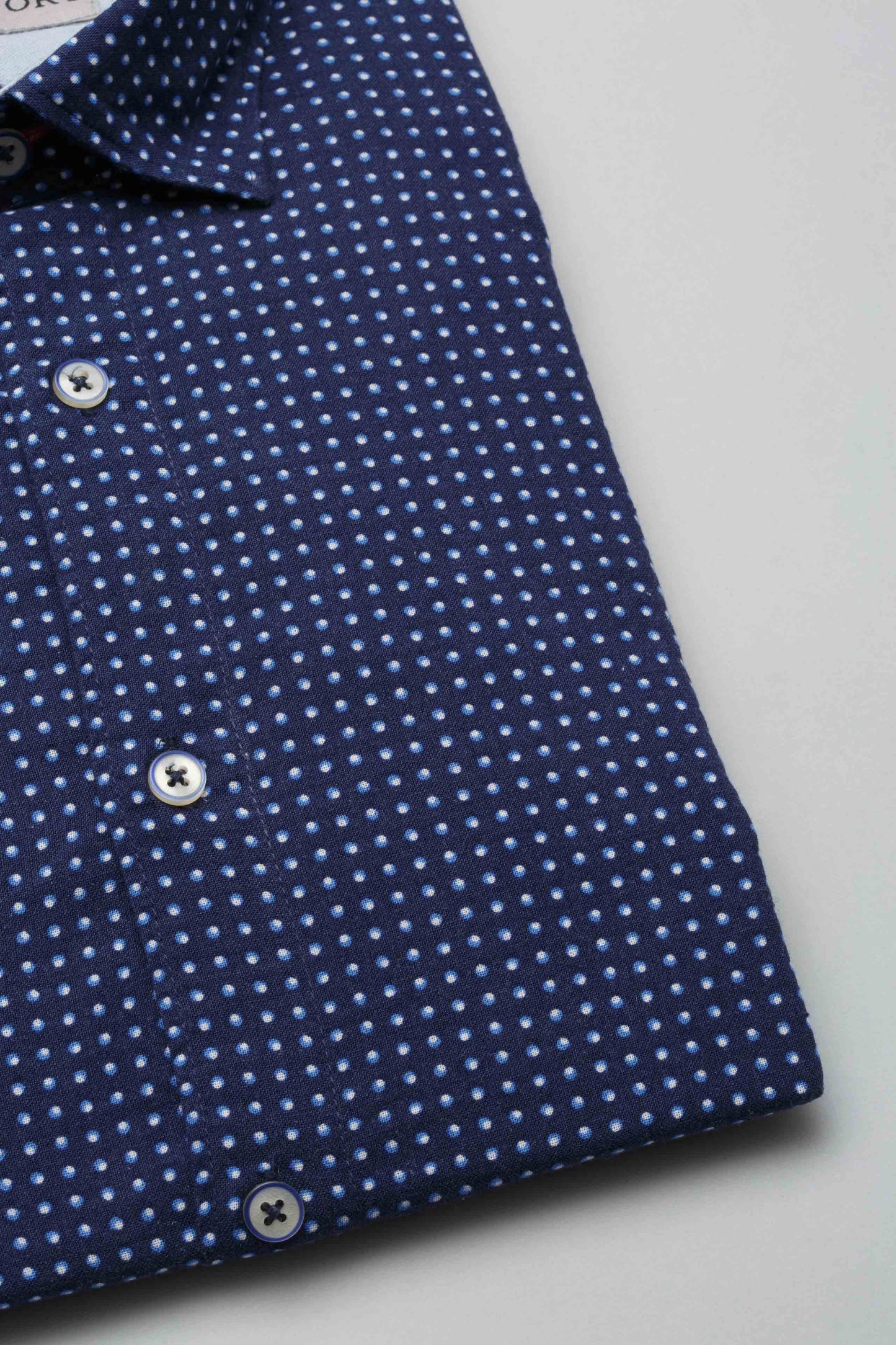 Camicia blu a pois
