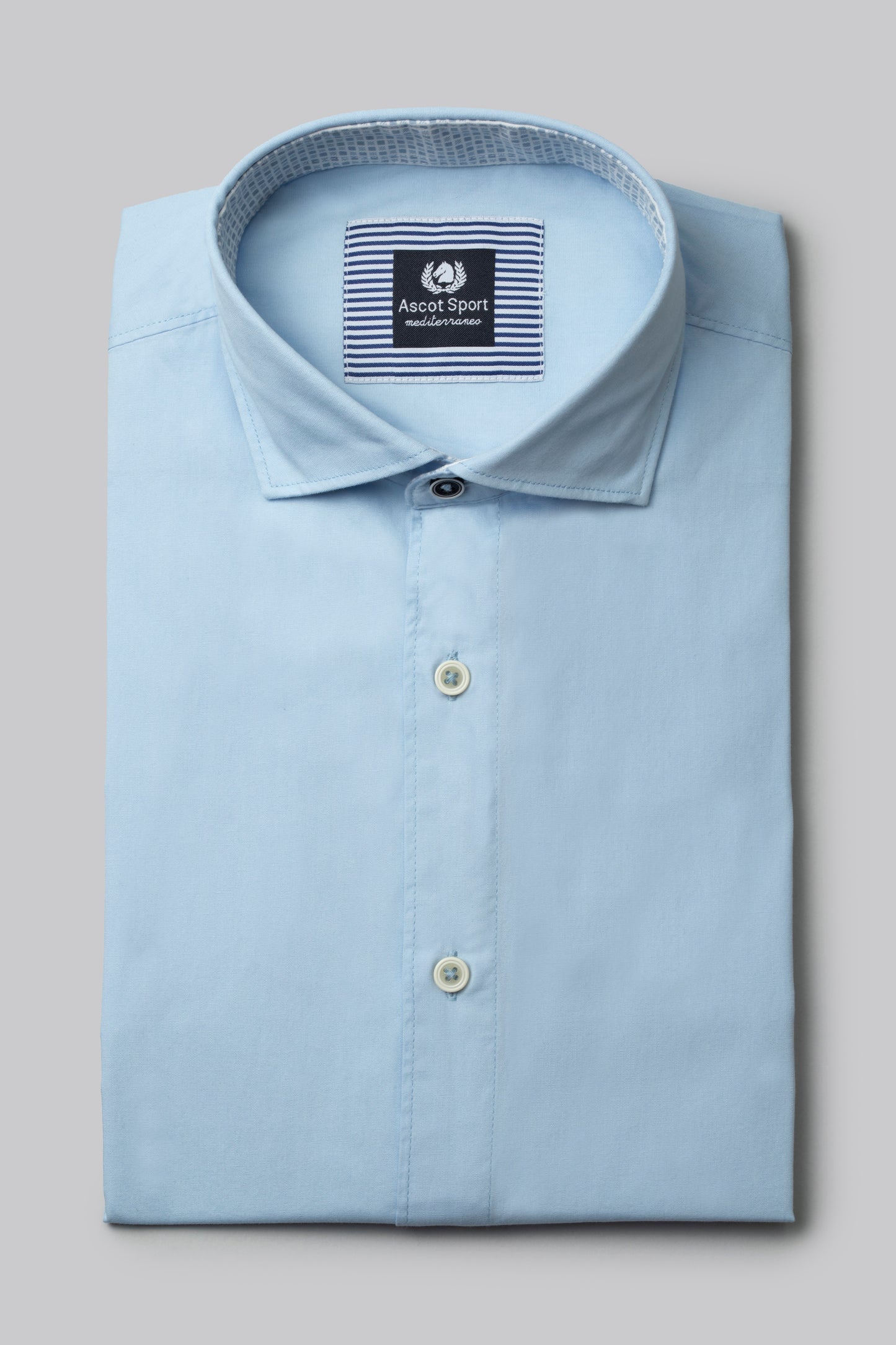 Camicia con bottoni a contrasto