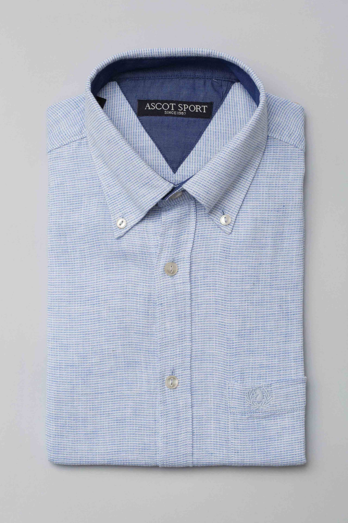 Camicia bianca e azzuro con motivo jacquard