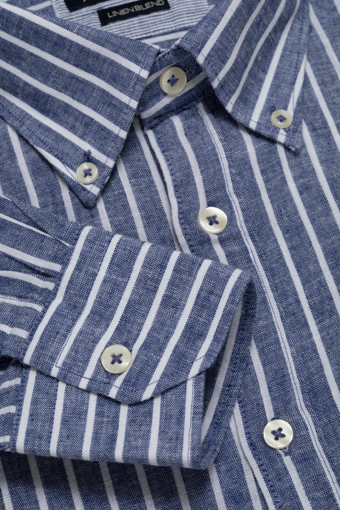 Patterned shirt in cotton linen blend with alternating stripes