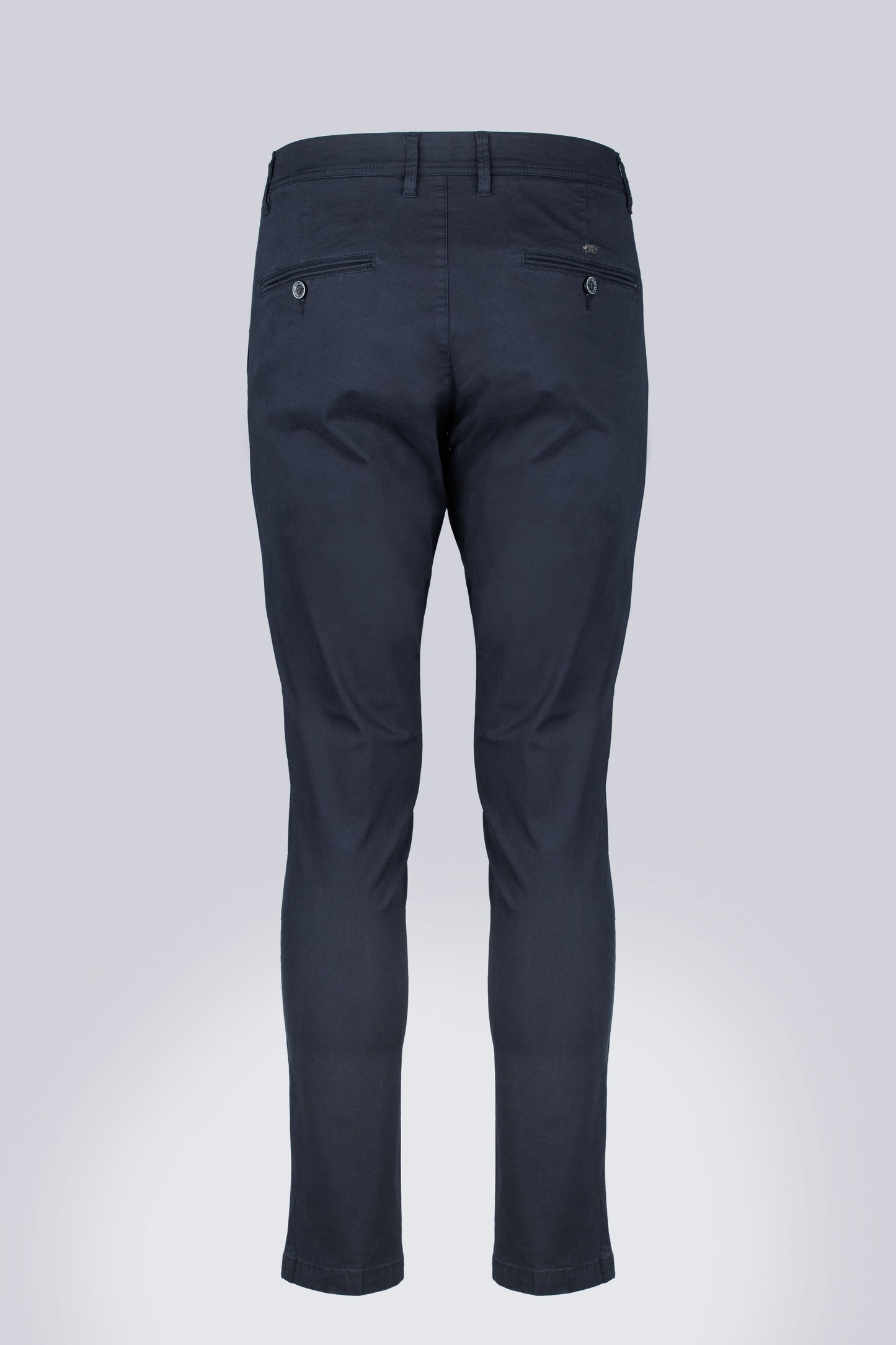 Chino con tasche posteriori