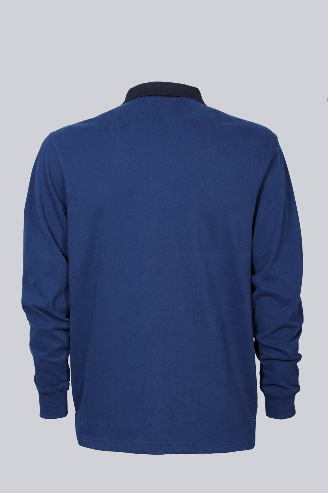 Polo blu con dettagli a contrasto