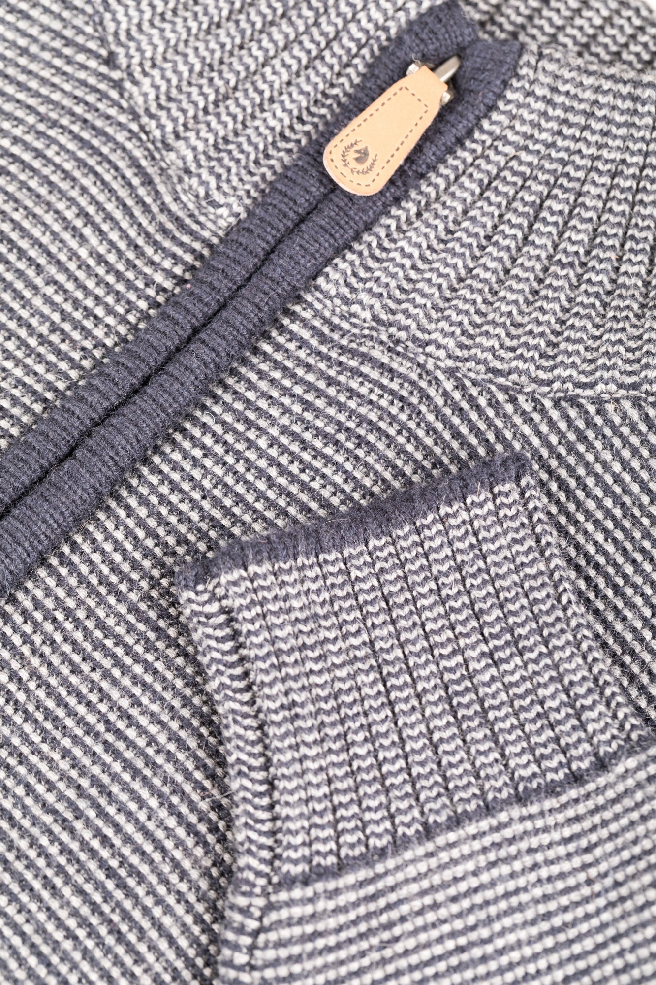 Maglione con collo alto
