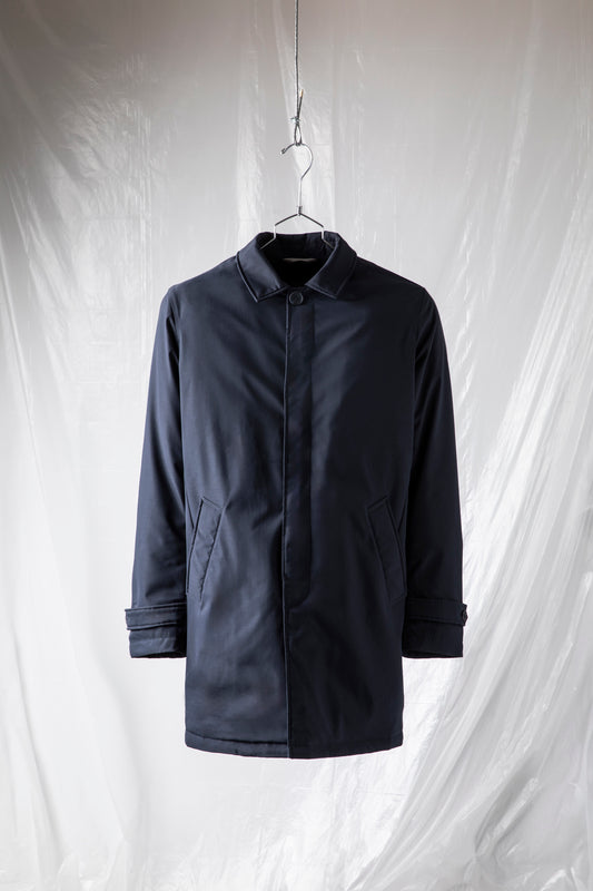 Cappotto tecnico con imbottitura thermosaldata e bottoni in tono colore