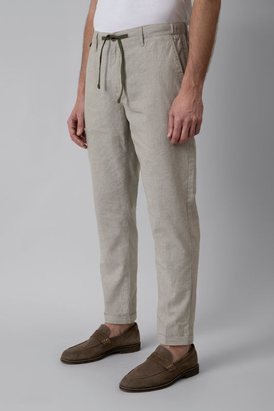 Pants in a linen-cotton blend with a micro houndstooth pattern