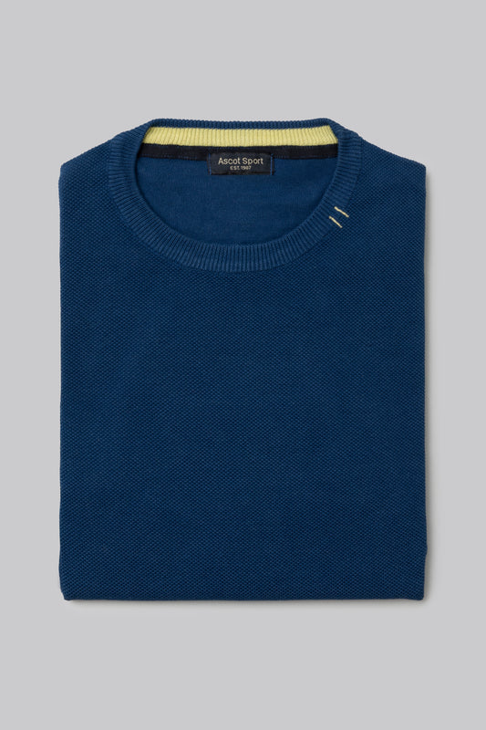 Crew neck sweater with jacquard pattern on the front and contrasting colors