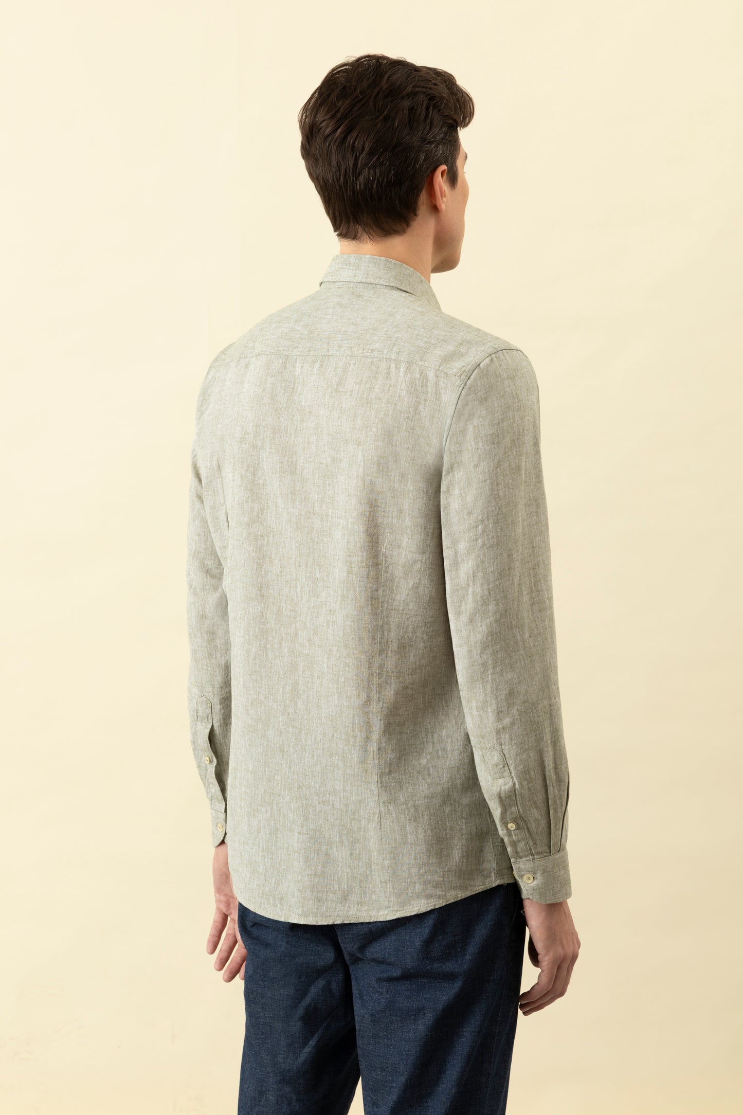 Camicia collo classico in tinto filo misto lino cotone