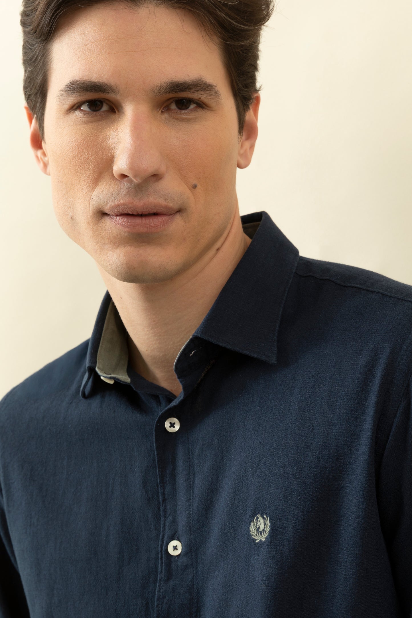Camicia collo classico in misto lino cotone