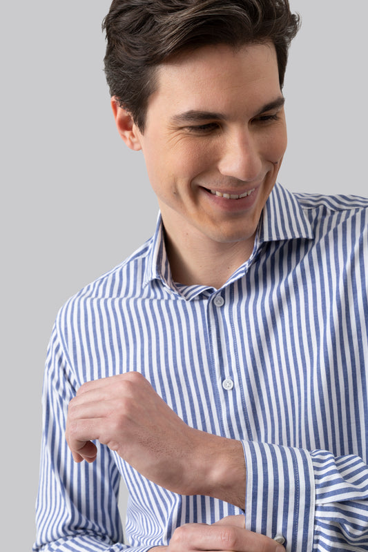 Camicia collo classico in cotone stretch fantasia riga blu e bianco