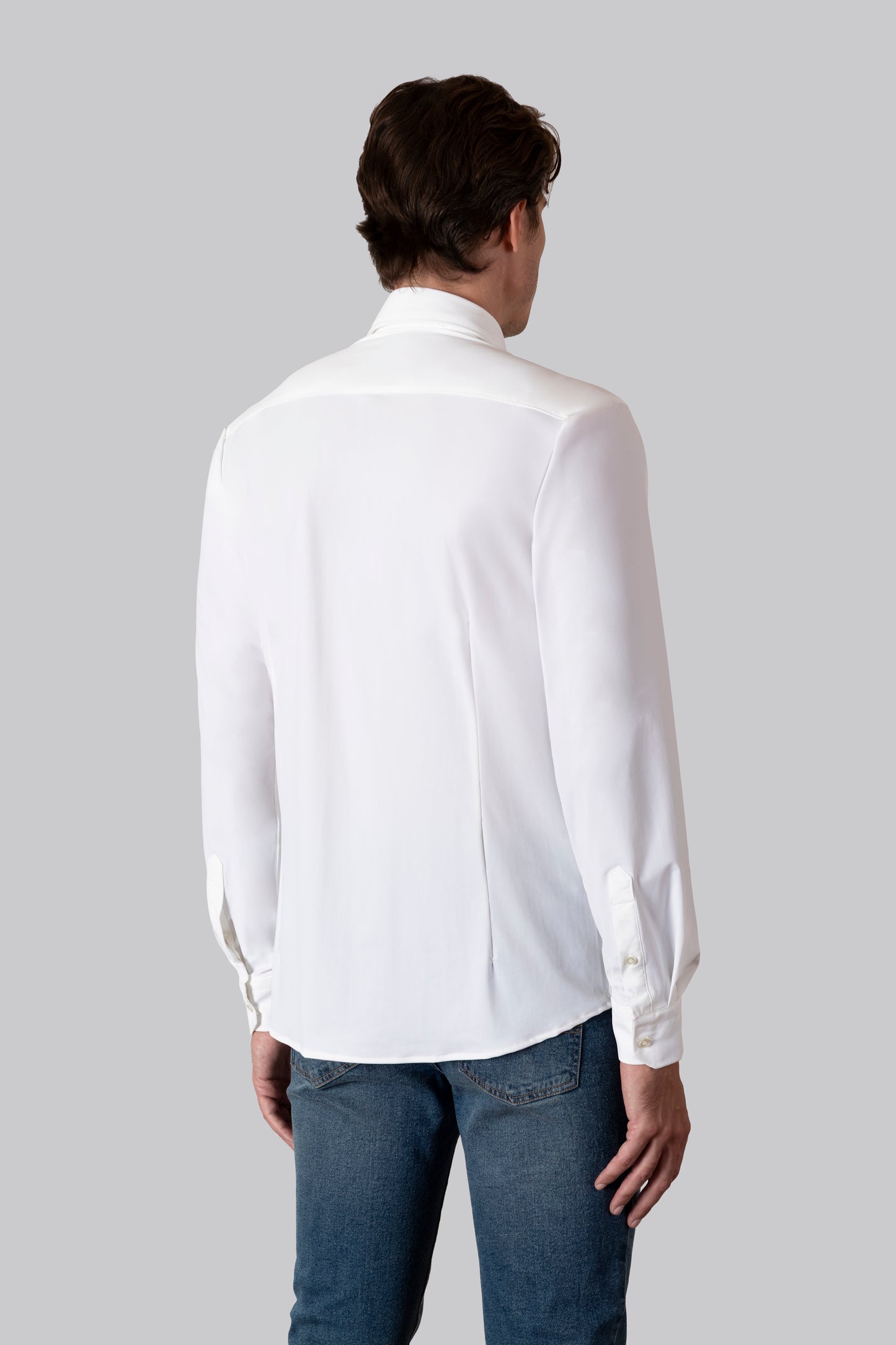 Camicia collo classico in tessuto tech-stretch no stiro