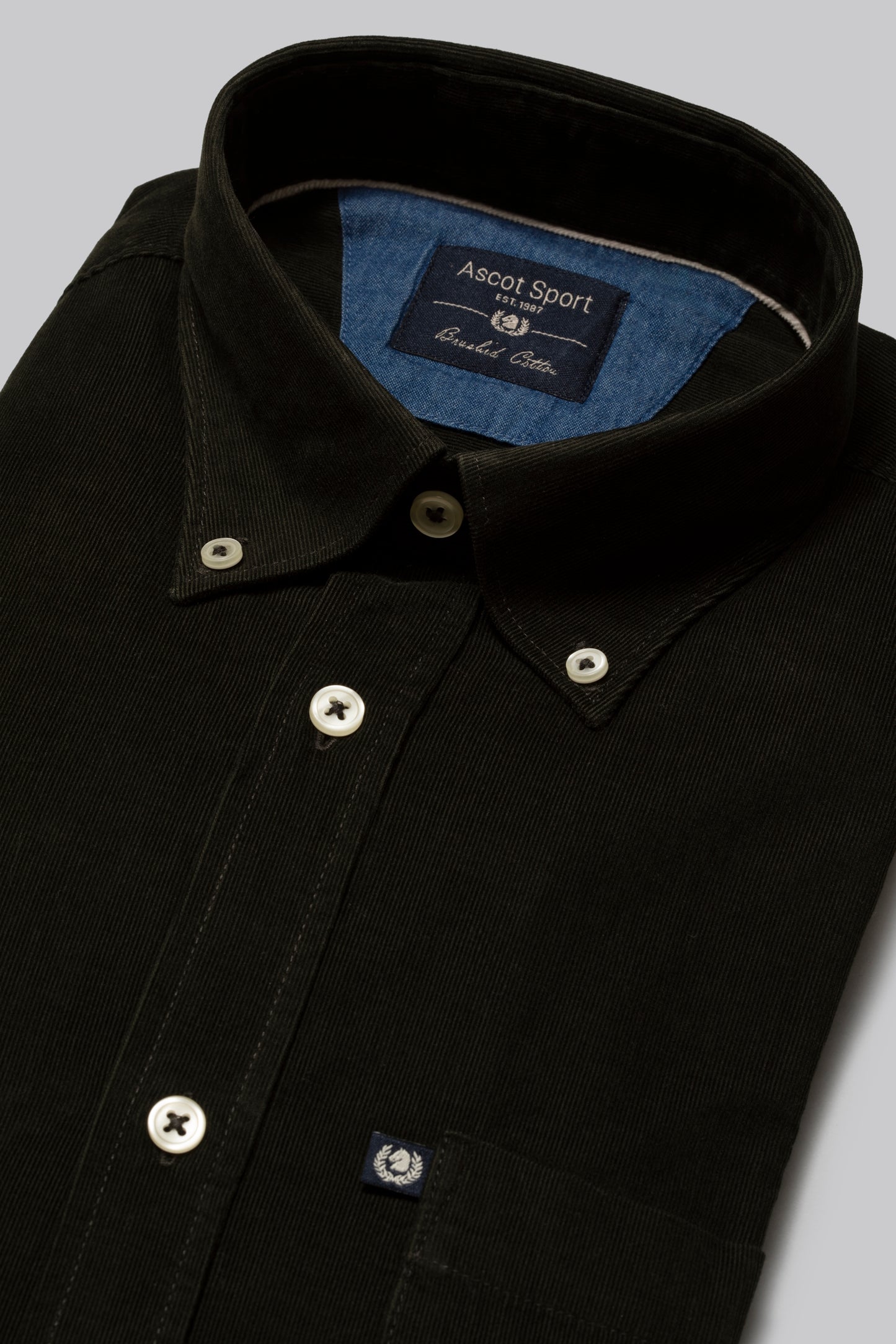 Camicia in velluto mille righe con taschino e collo button down