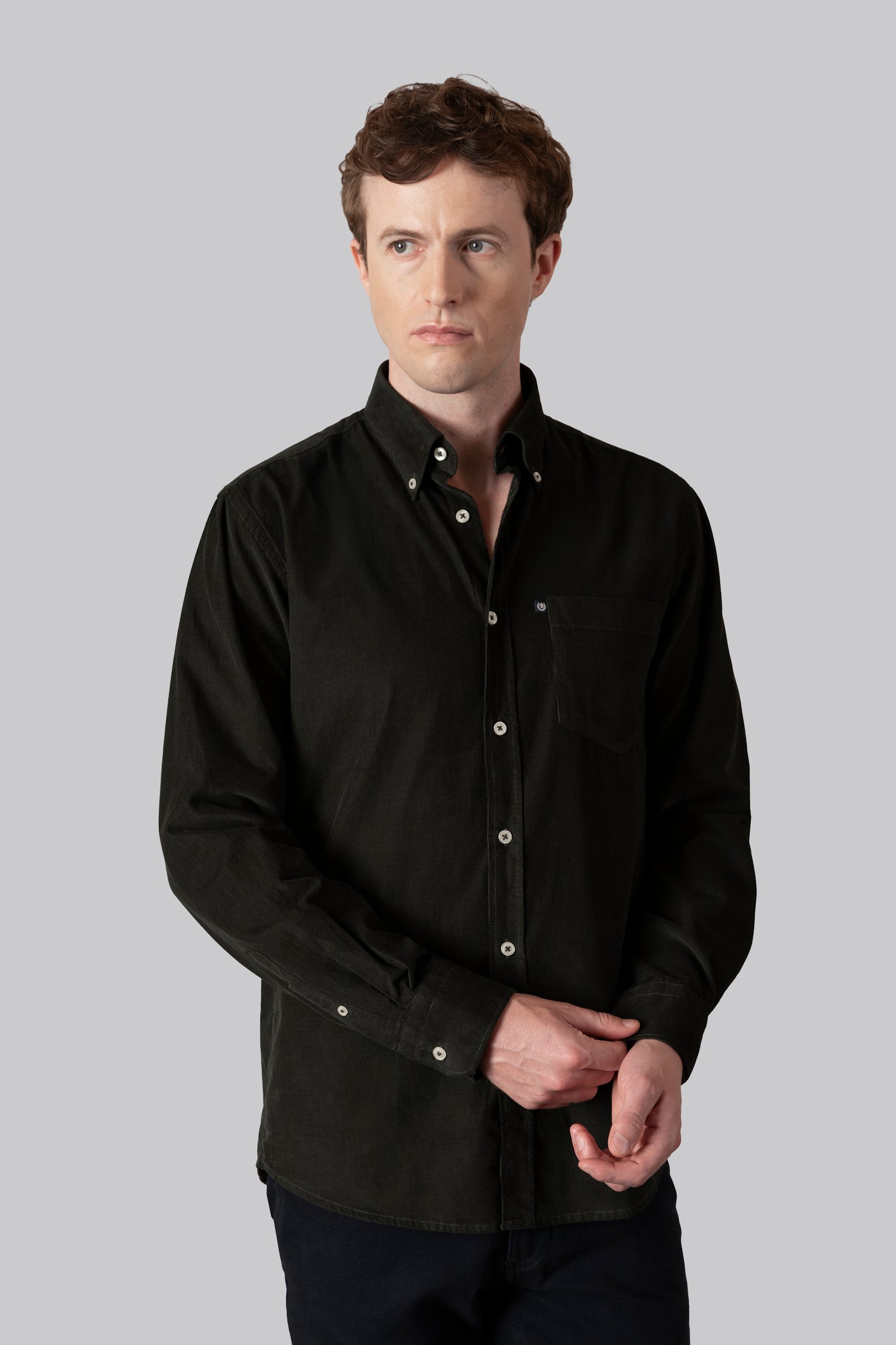 Camicia in velluto mille righe con taschino e collo button down
