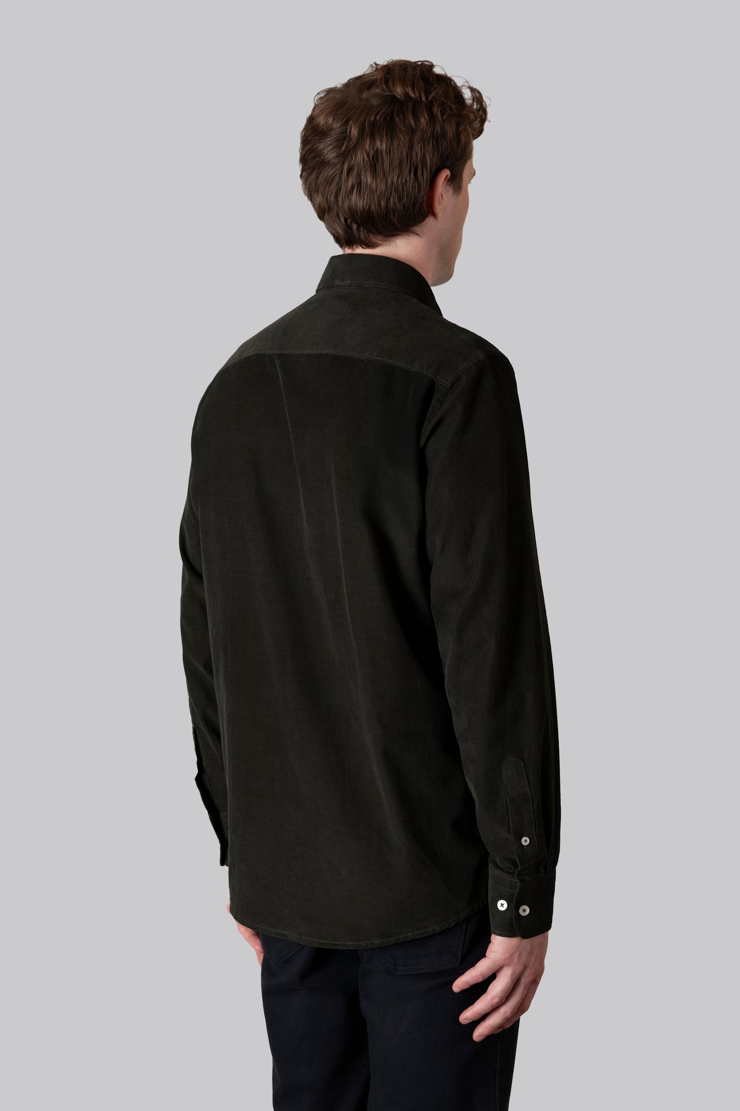 Camicia in velluto mille righe con taschino e collo button down