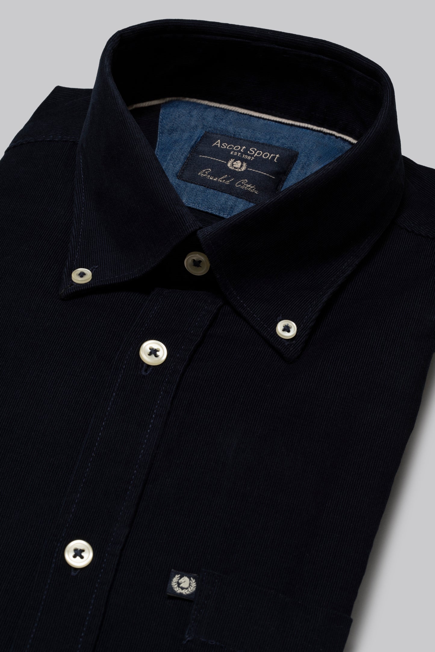 Camicia in velluto mille righe con taschino e collo button down