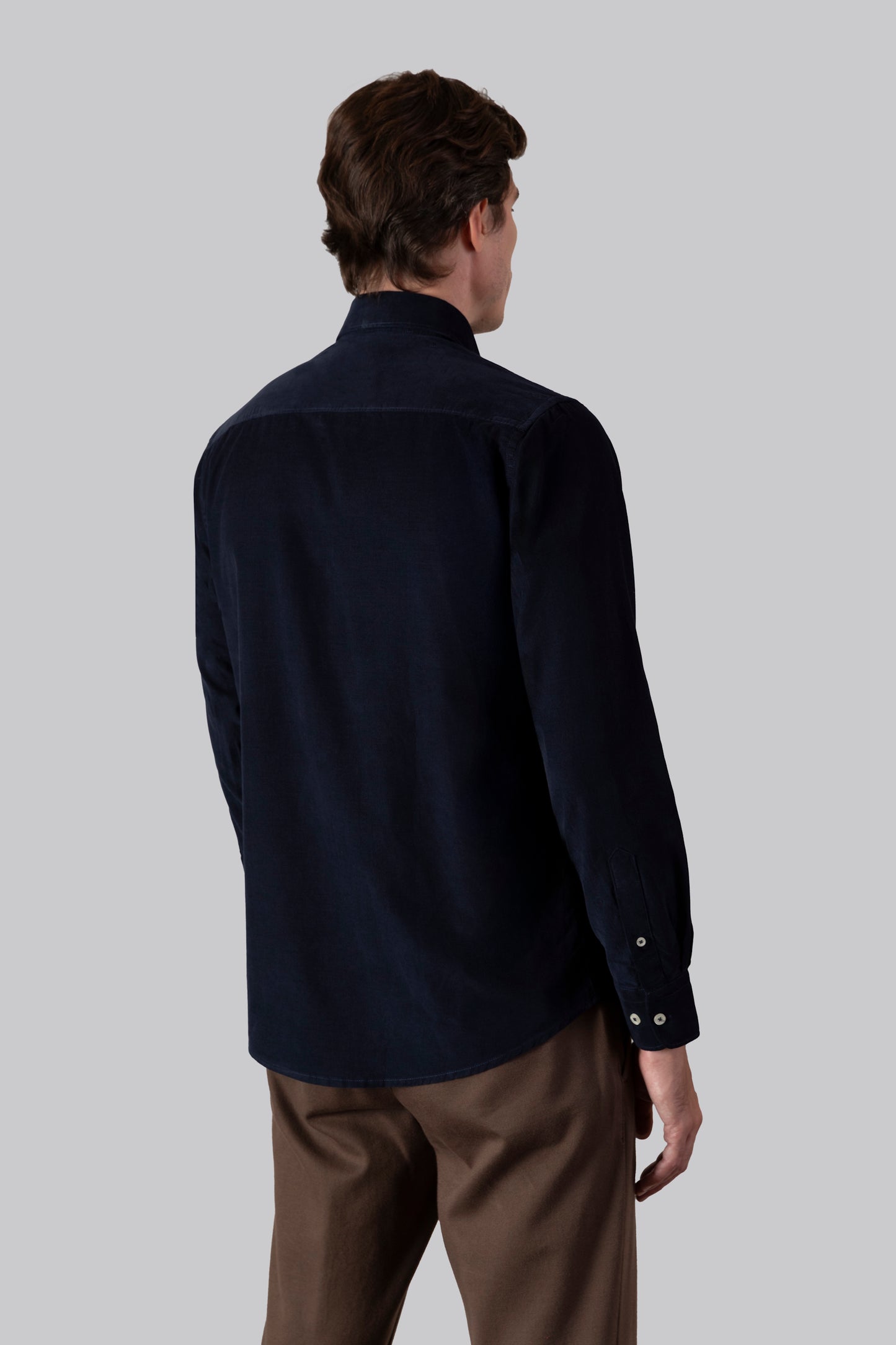 Camicia in velluto mille righe con taschino e collo button down