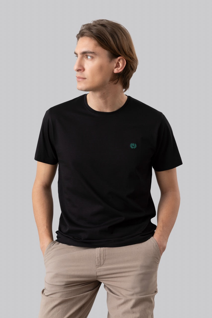 T-shirt 100% cotton with contrasting embroidery