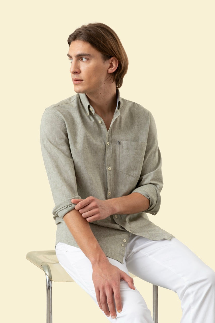 Button-down shirt in linen cotton blend