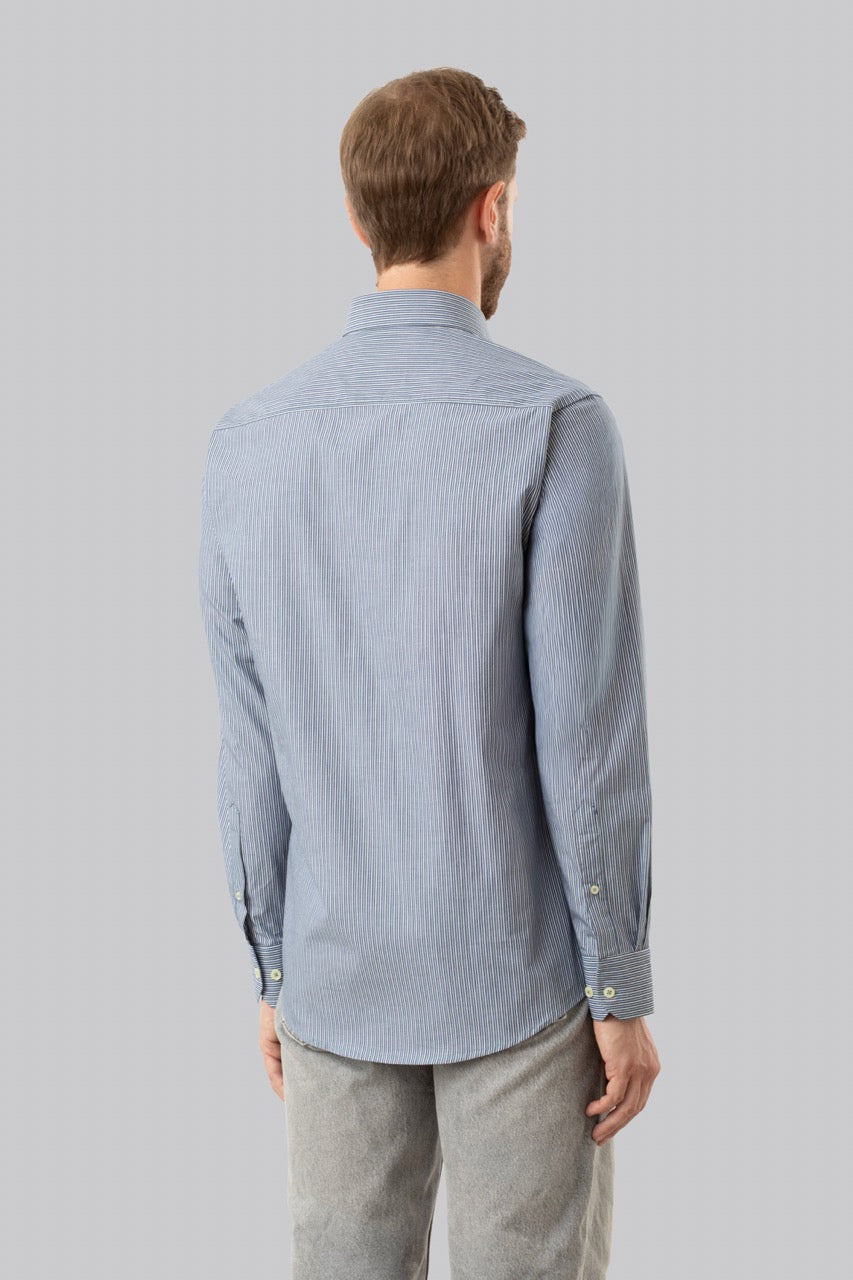 Camicia button down con taschino in popeline fantasia micro riga