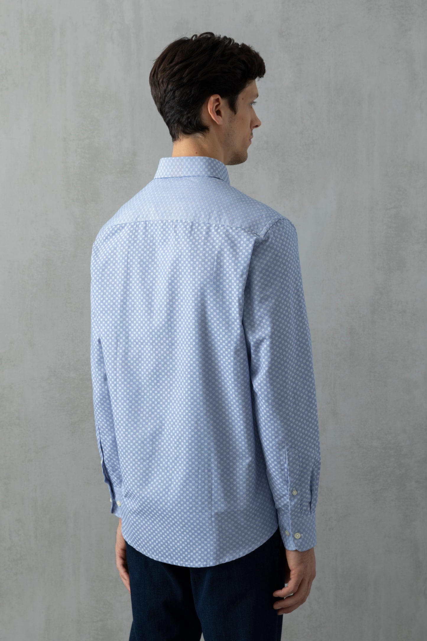 Button-down shirt in polka dot pattern and jacquard stripe