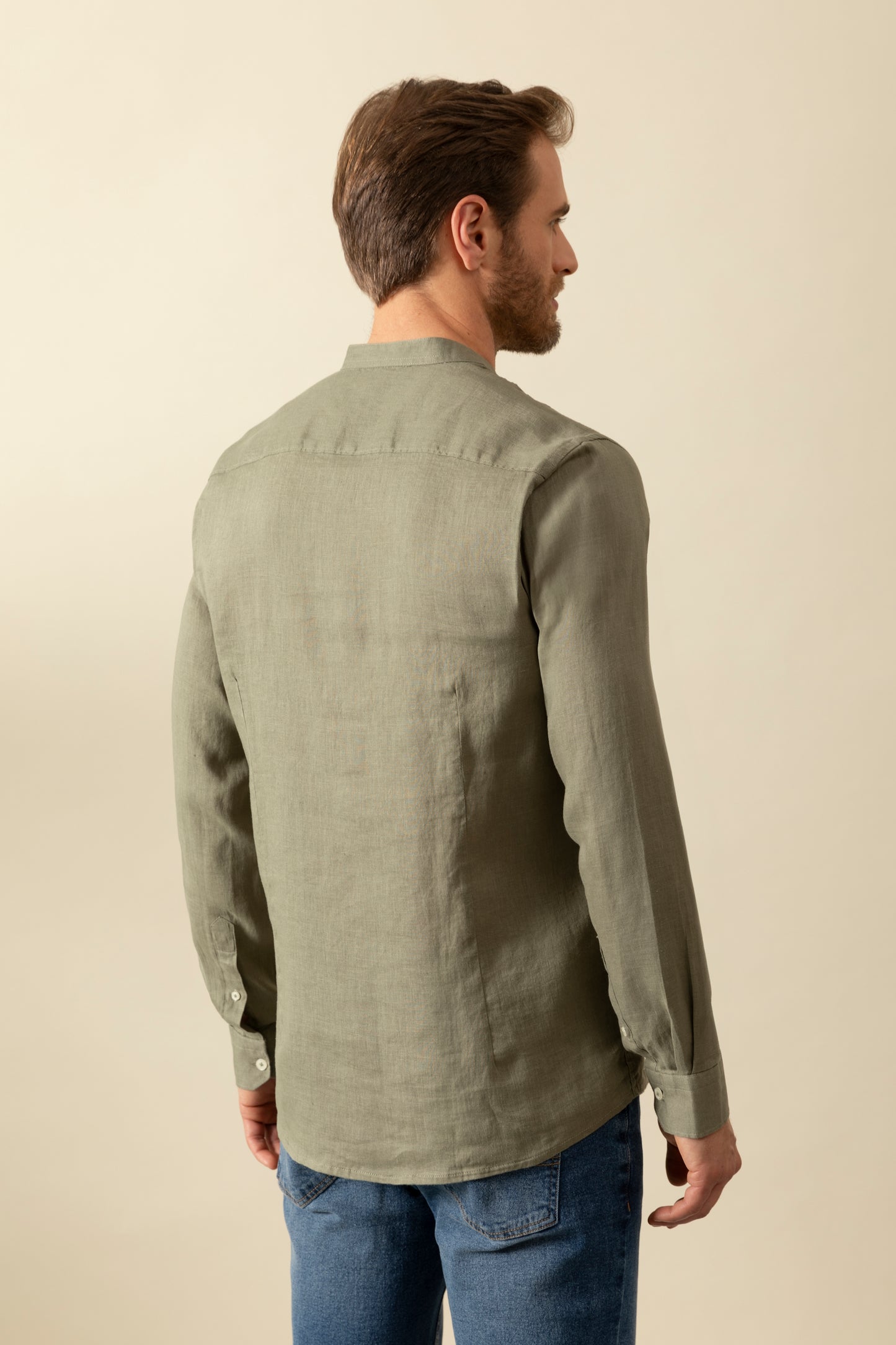 Mandarin collar shirt in 100% pure linen