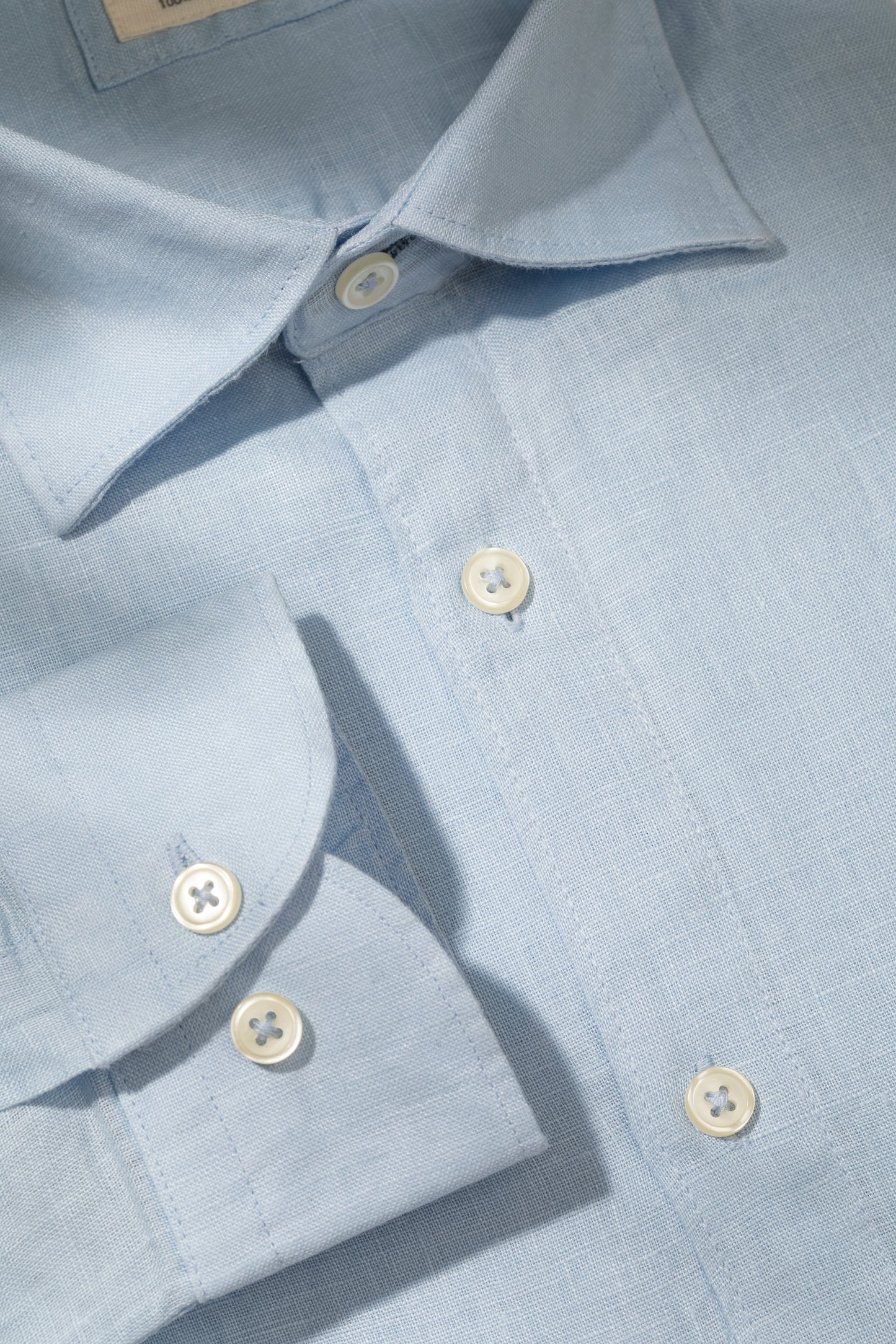 Camicia in 100% puro lino con collo classico