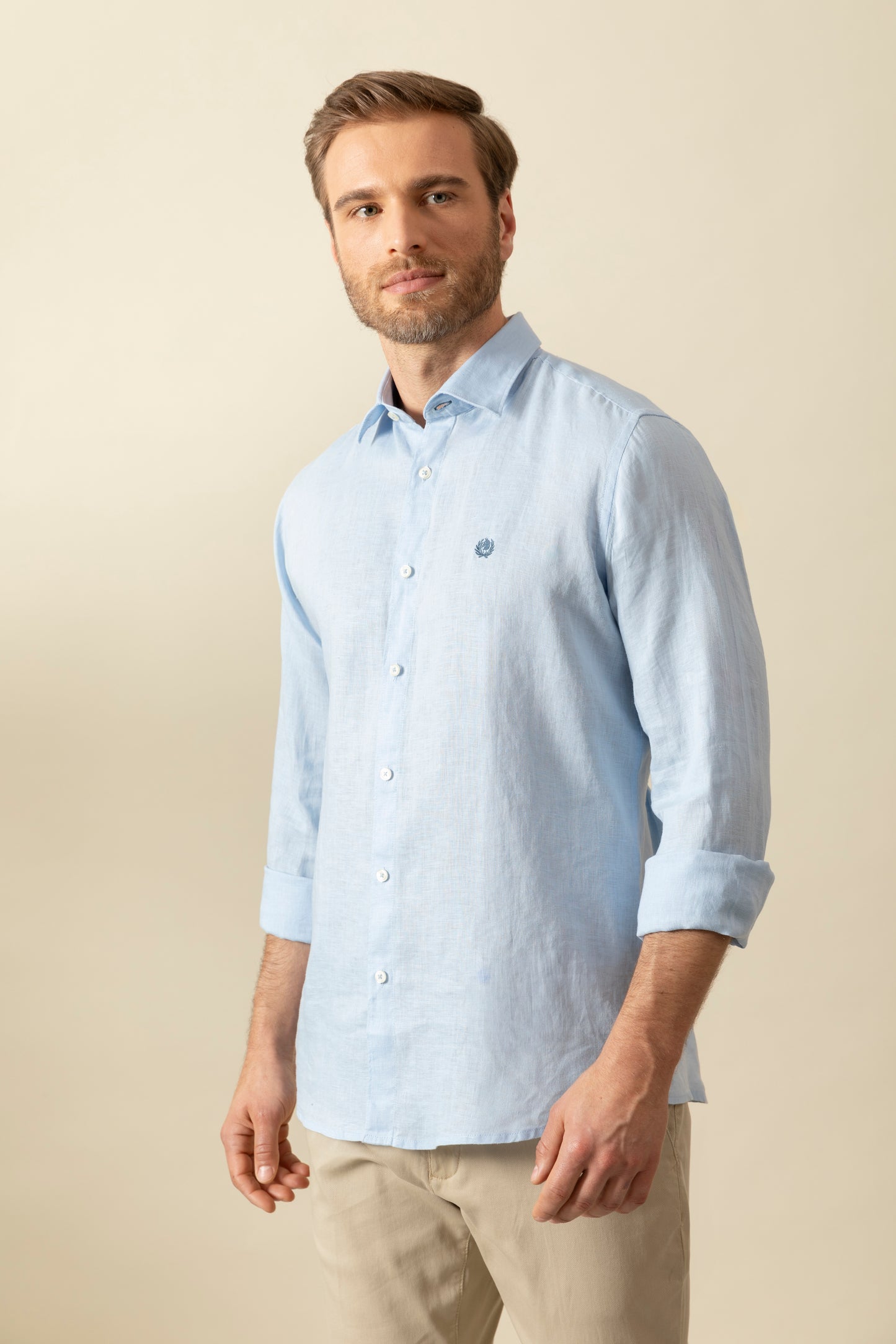 Camicia in 100% puro lino con collo classico