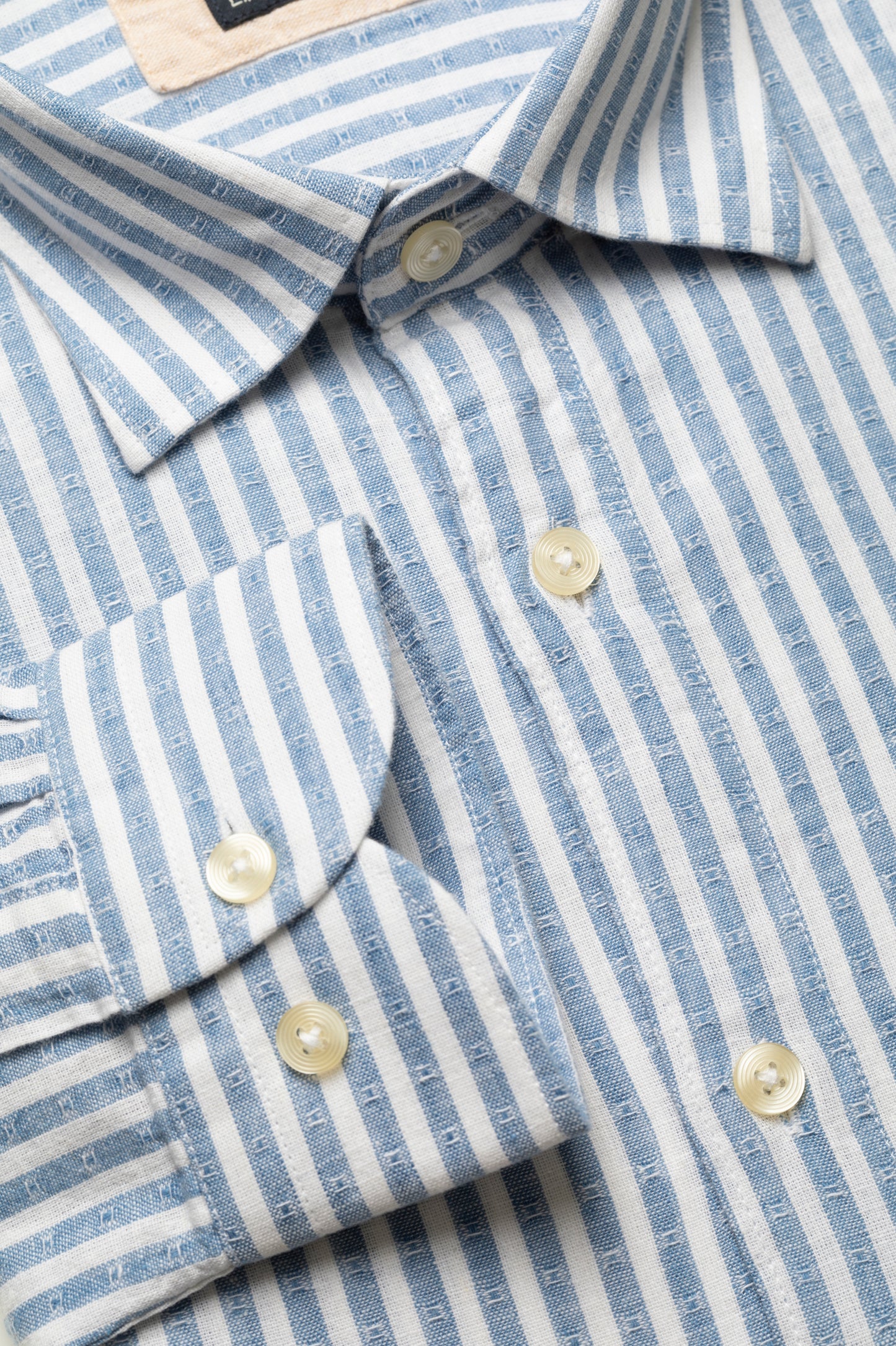 Camicia collo classico in misto lino cotone riga operata