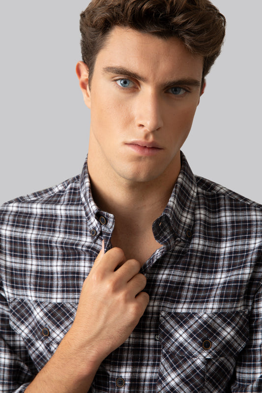 Camicia con tasche applicate in flanella pesante