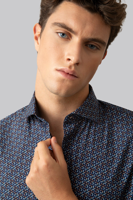 Camicia stretch con stampa geometrica