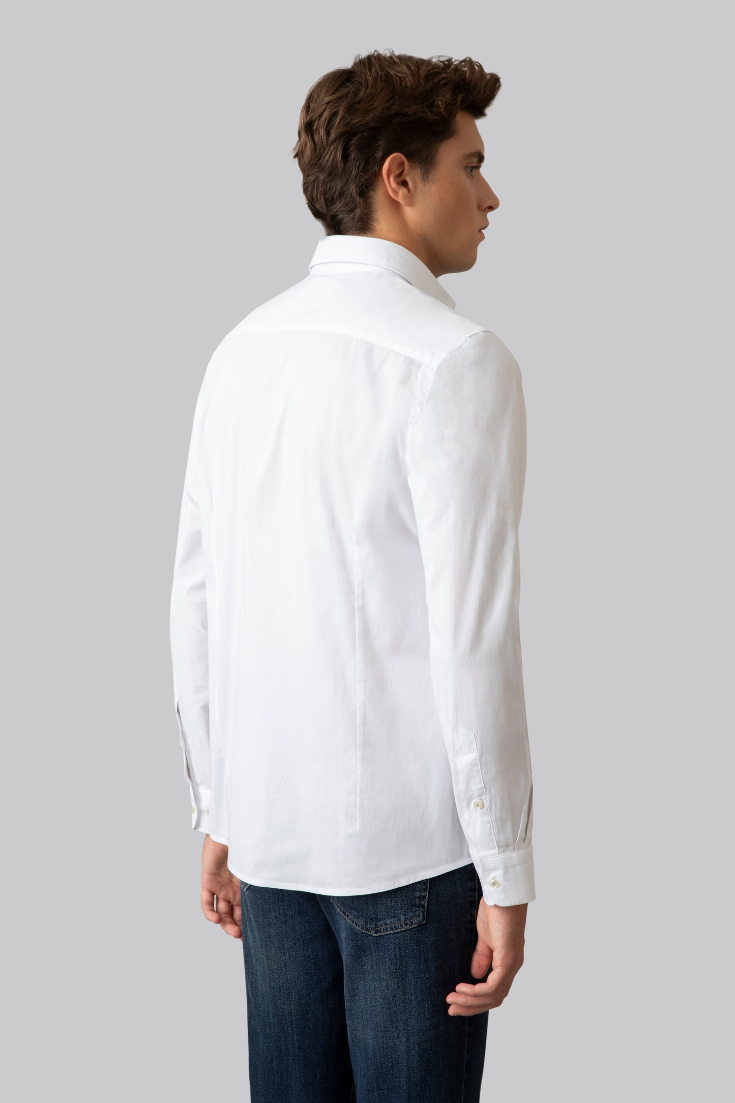 Camicia in popeline stretch con collo classico